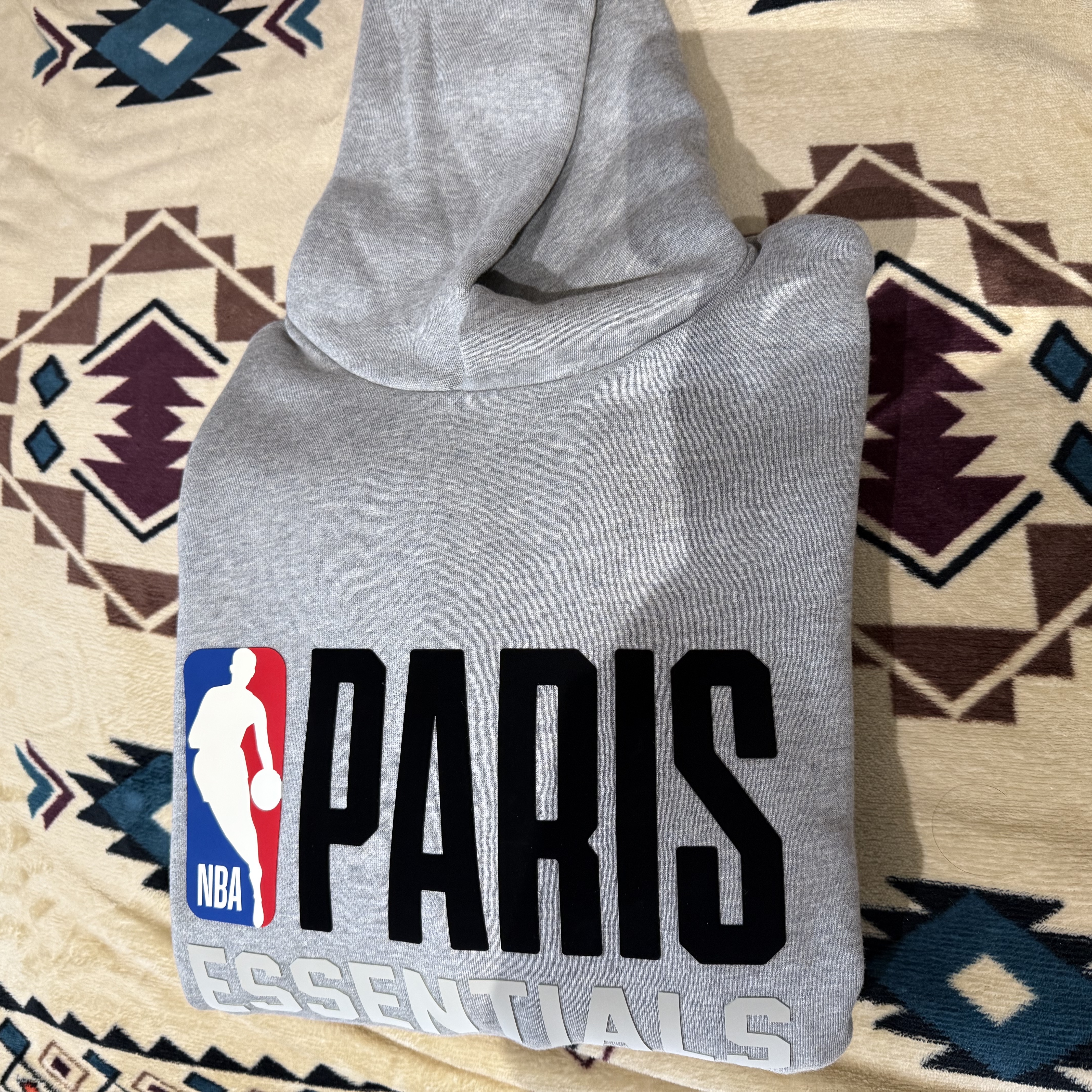 Essentials x NBA Paris Hoodie Warm Heather - 25SS 착용 스타일