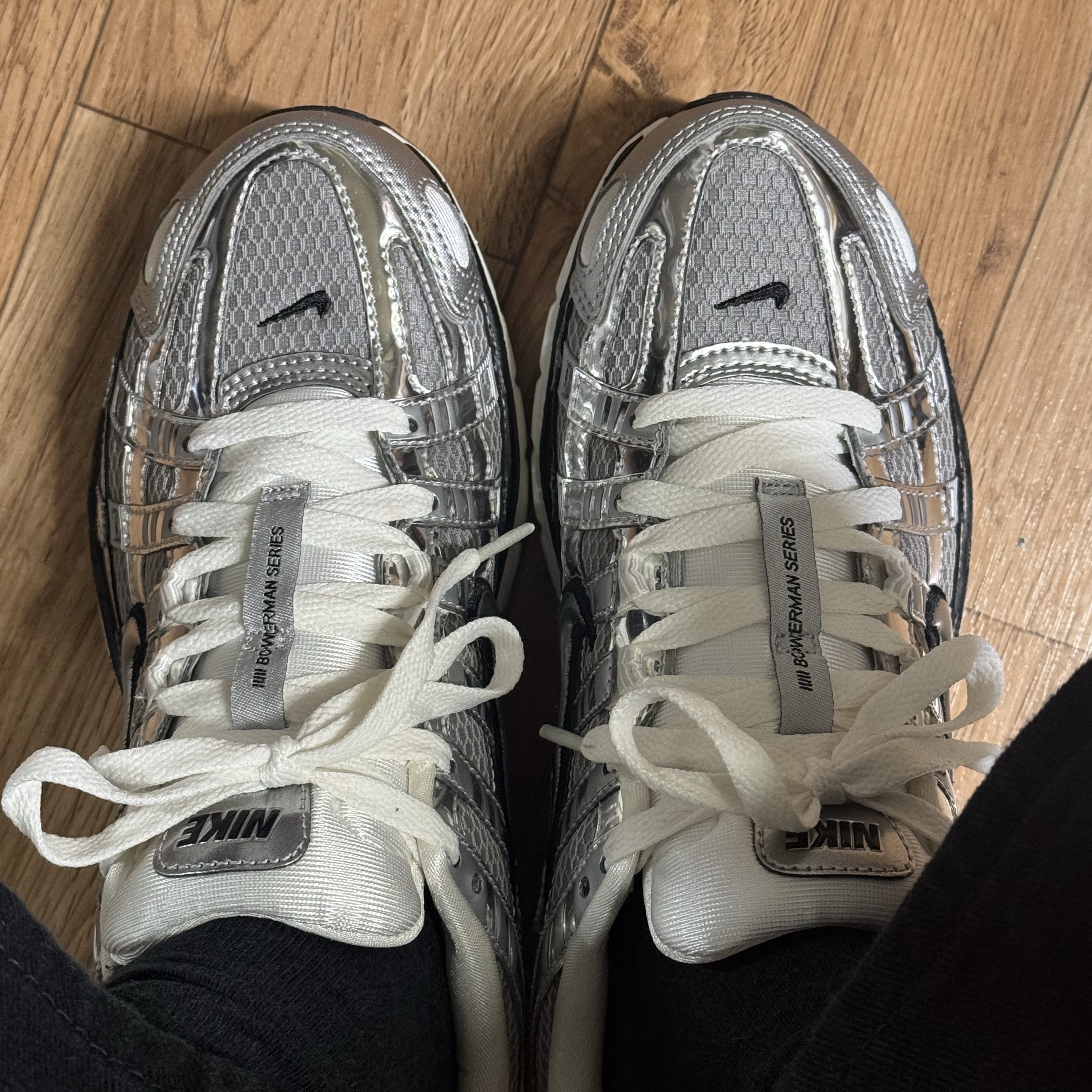 Nike P-6000 Metallic Silver 착용 스타일