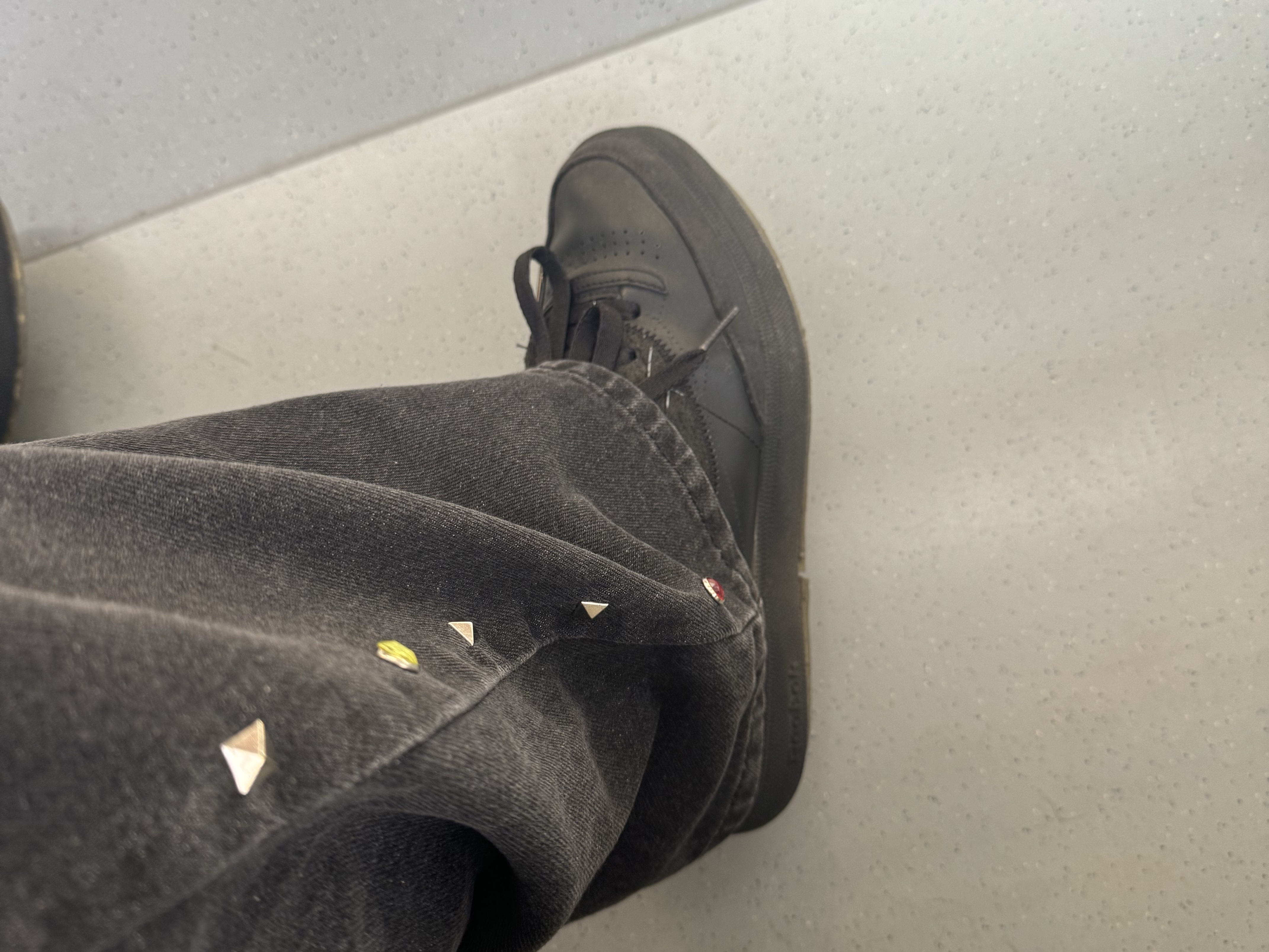 Reebok x Maison Margiela Club C Memory of Shoes Black 착용 스타일