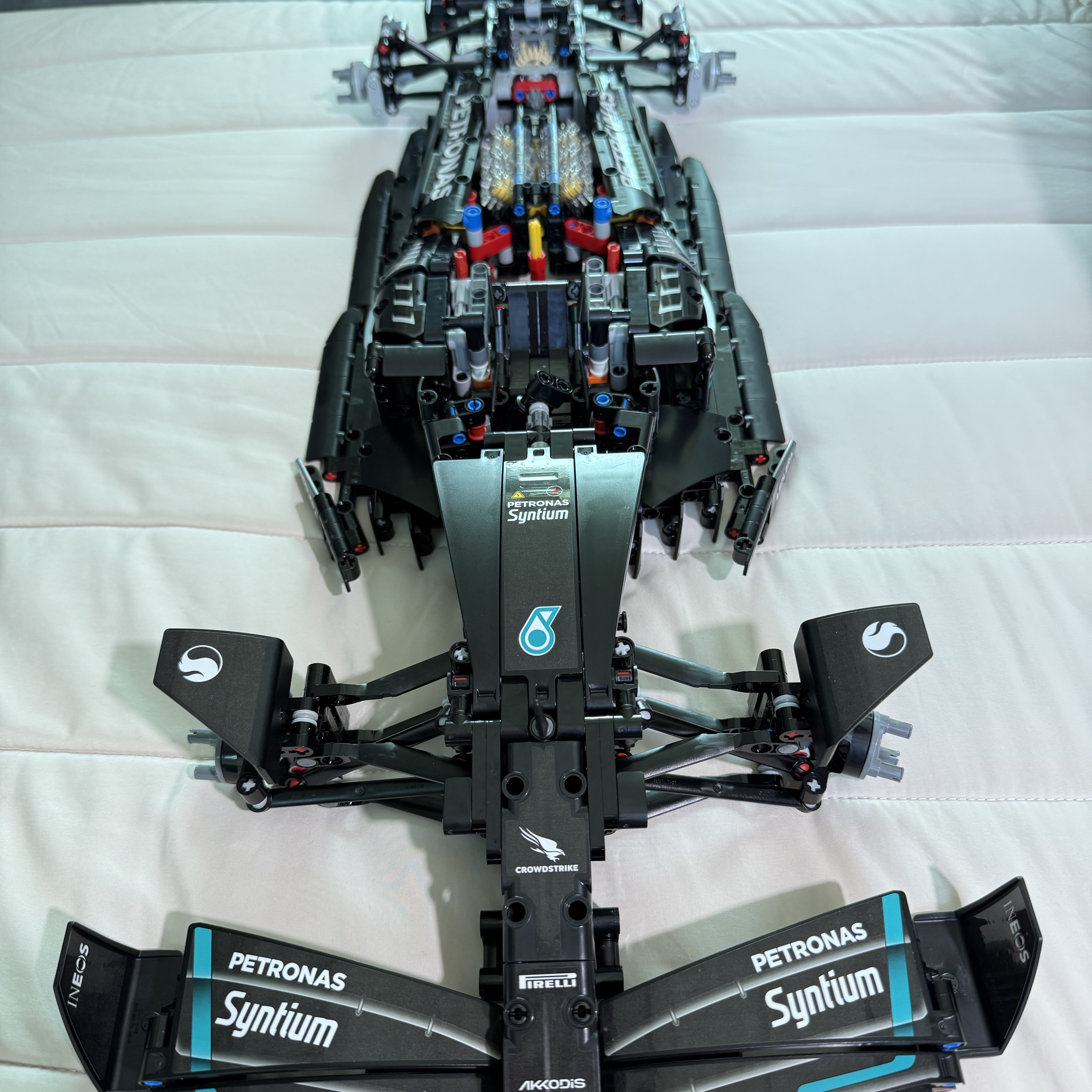Lego Mercedes-AMG F1 W14 E Performance 착용 스타일