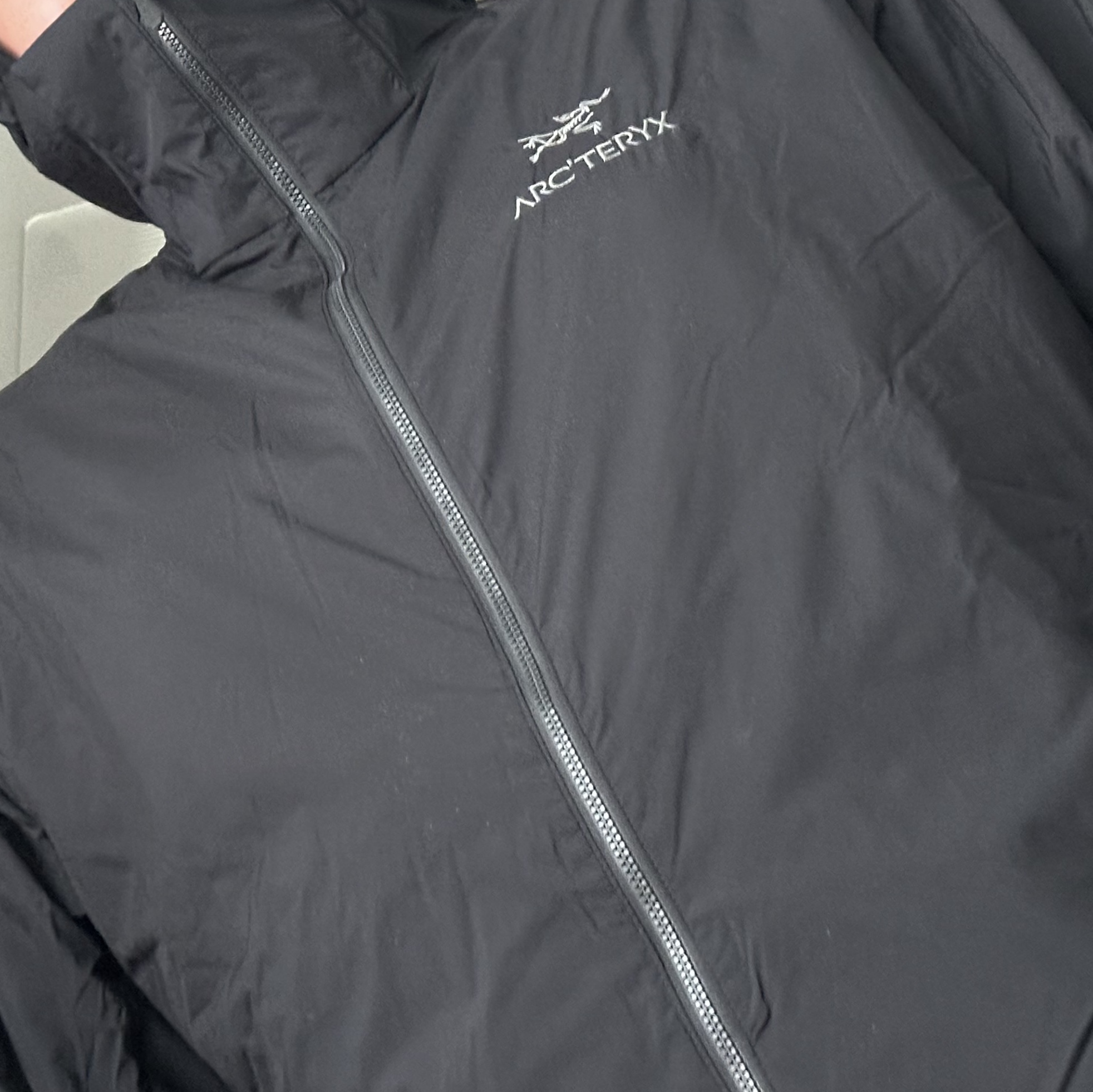 Arc'teryx Atom SL Hoody Black 착용 스타일