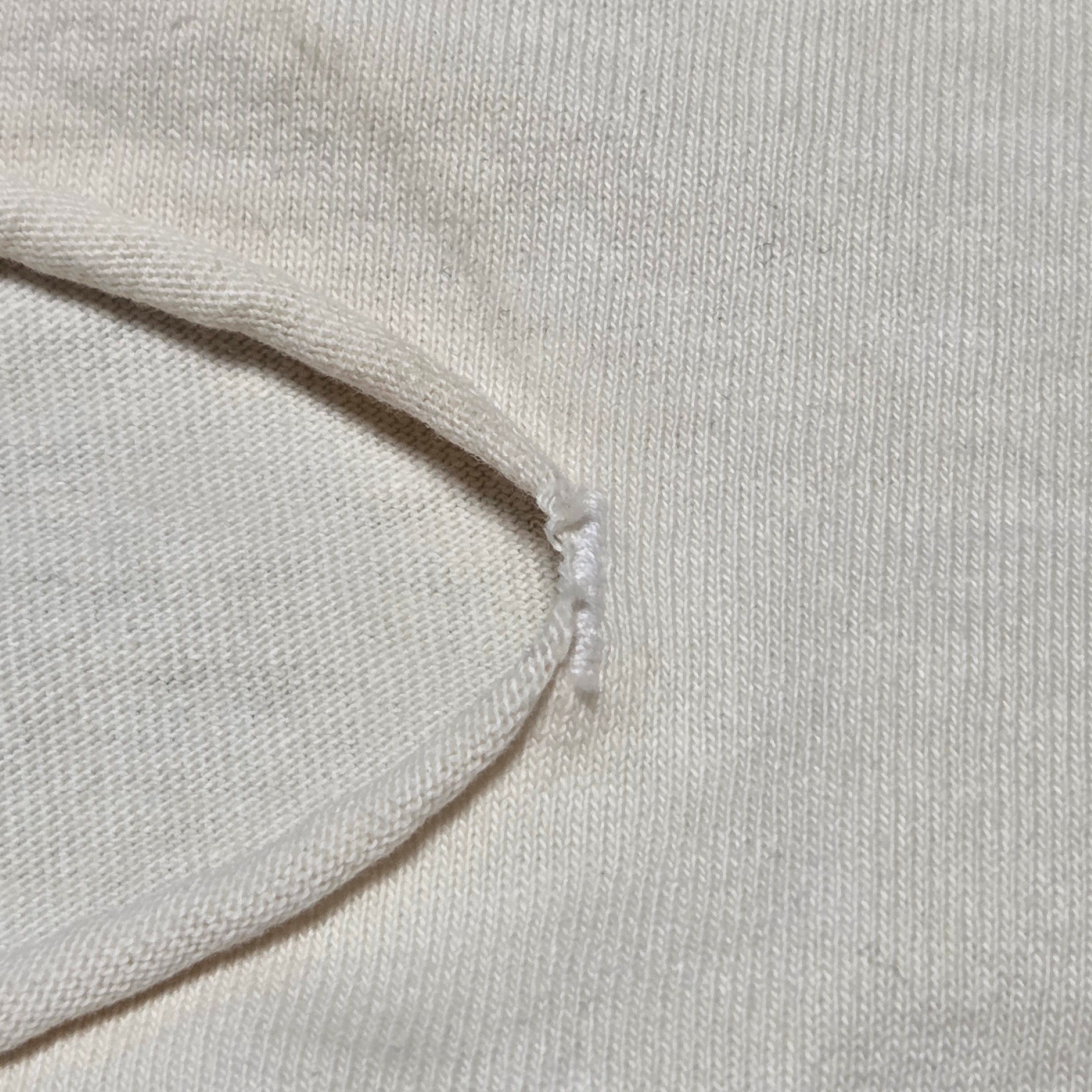 Yeezy Vultures Long T-Shirt White 착용 스타일 - 3