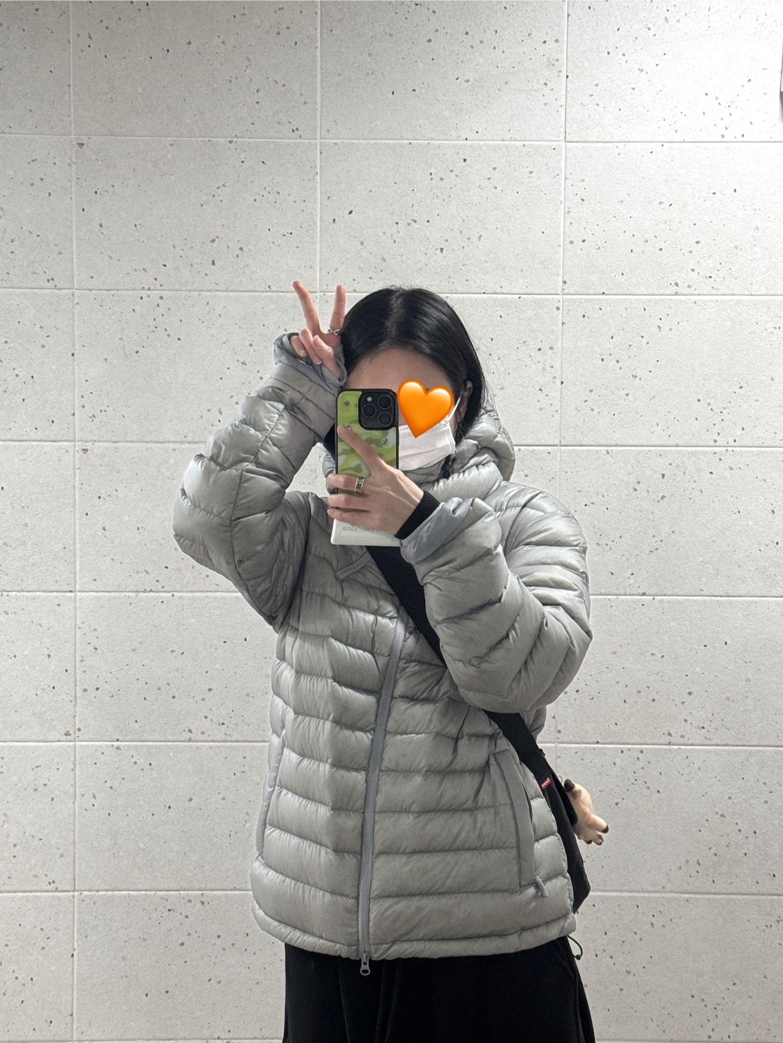 Sansan Gear Suffix Puffer Jacket Grey - 24FW, Undermycar Mu.03 Anti Fxxking Logo Play Oversized Sweat Jogger Black 착용 스타일 - 3