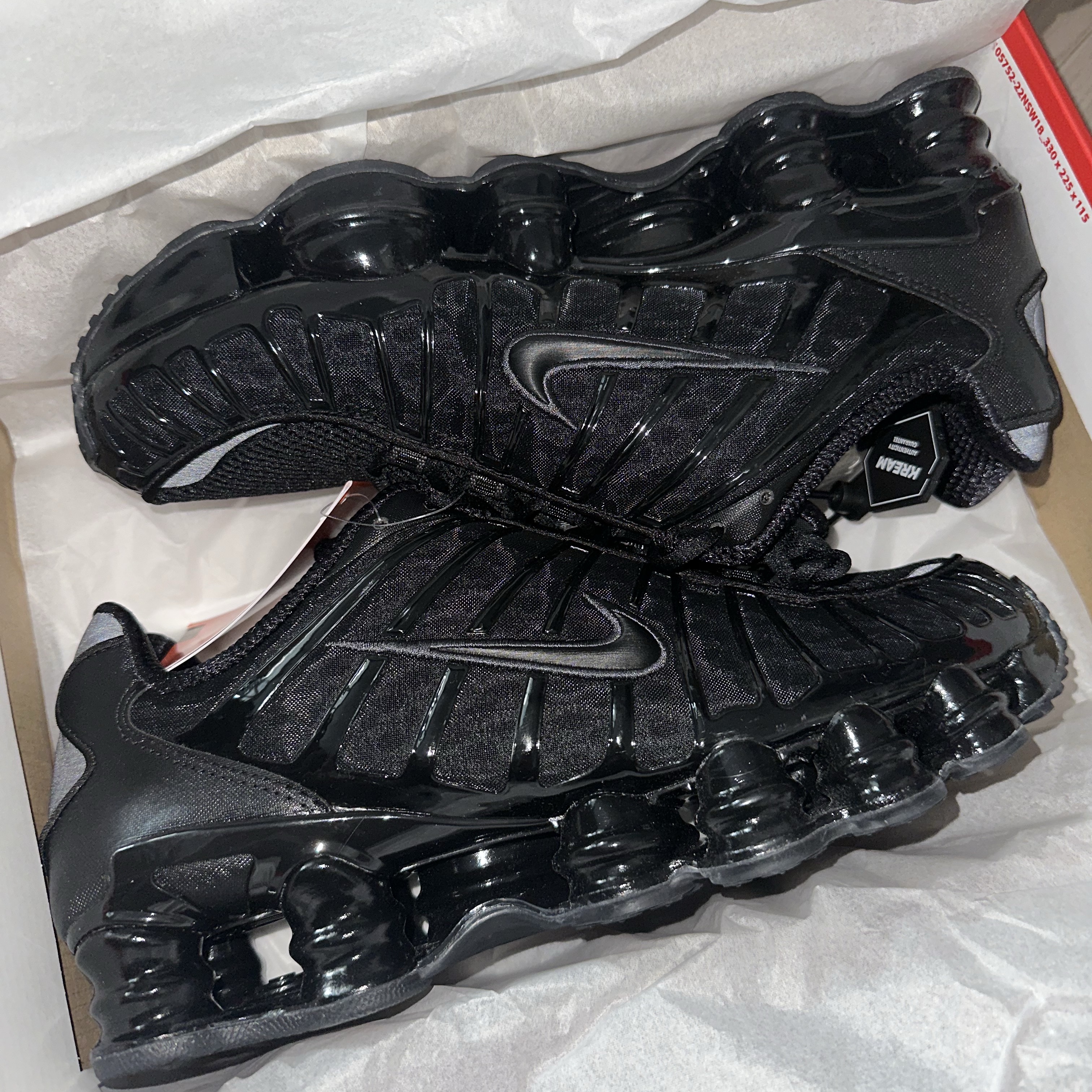 (W) Nike Shox TL Black and Max Orange 착용 스타일