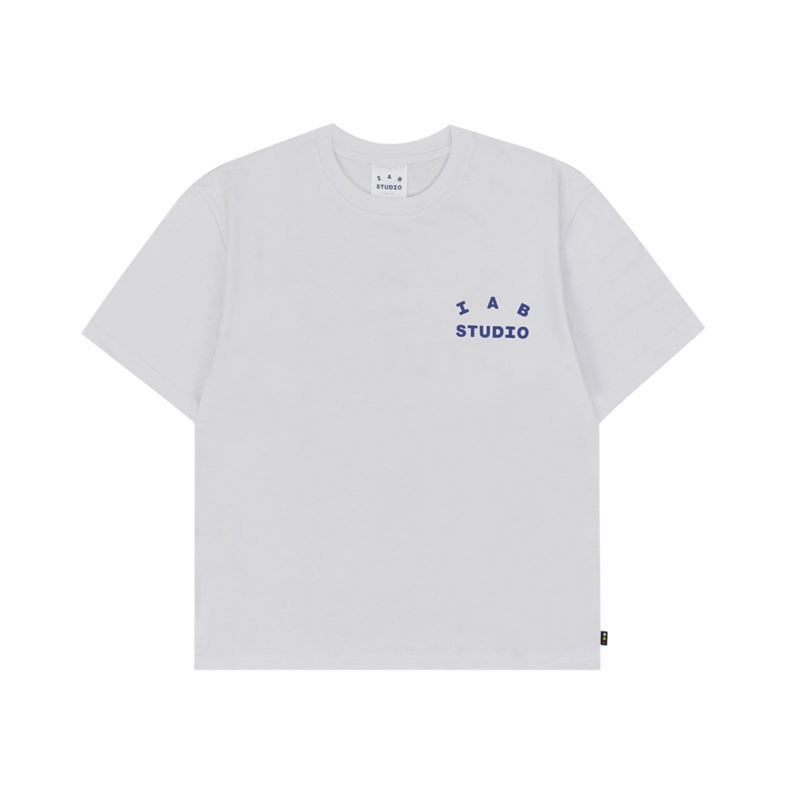 ★送料・関税込★IAB Studio★IAB Studio T-Shirt White Navy★ 아이앱 스튜디오 티셔츠 화이트 네이비 - 22FW | IAB Studio | KREAM