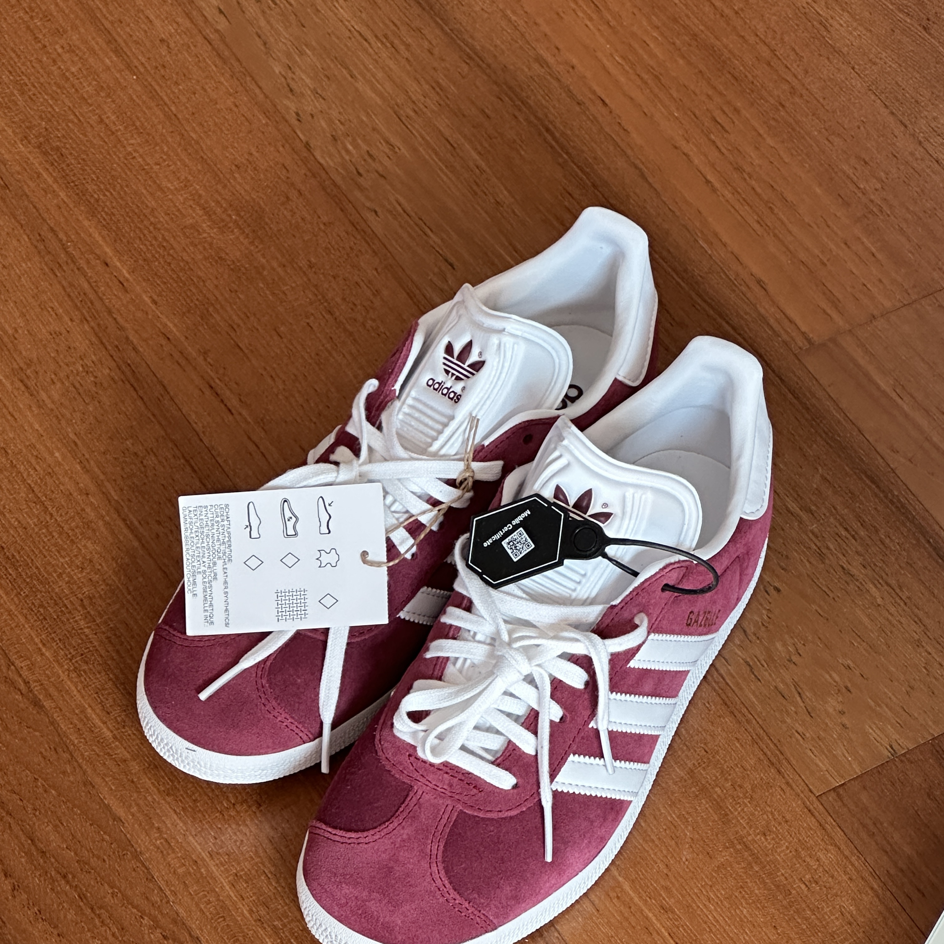 Adidas Gazelle Collegiate Burgundy 착용 스타일 - 1