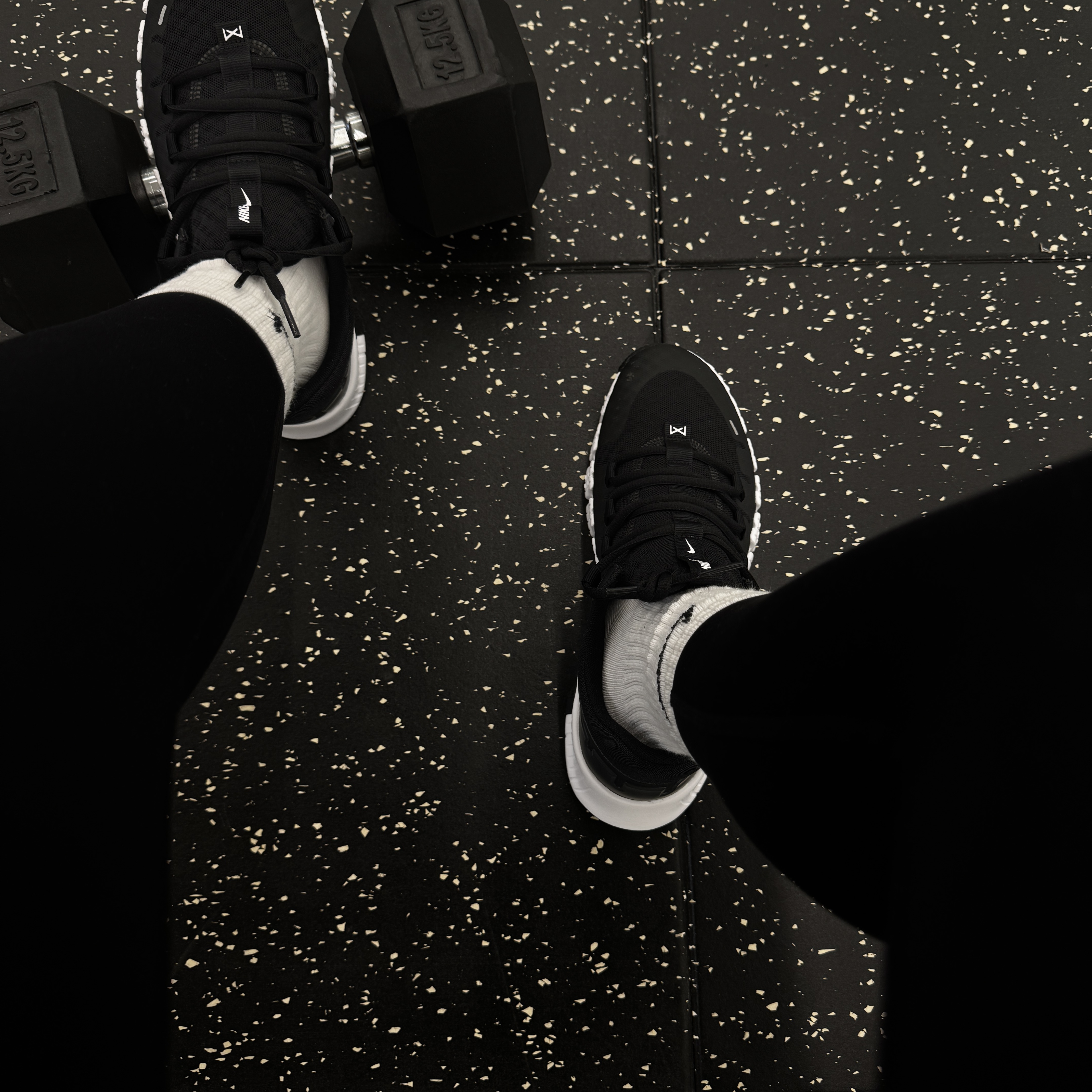 Nike Free Metcon 5 Black Anthracite 착용 스타일
