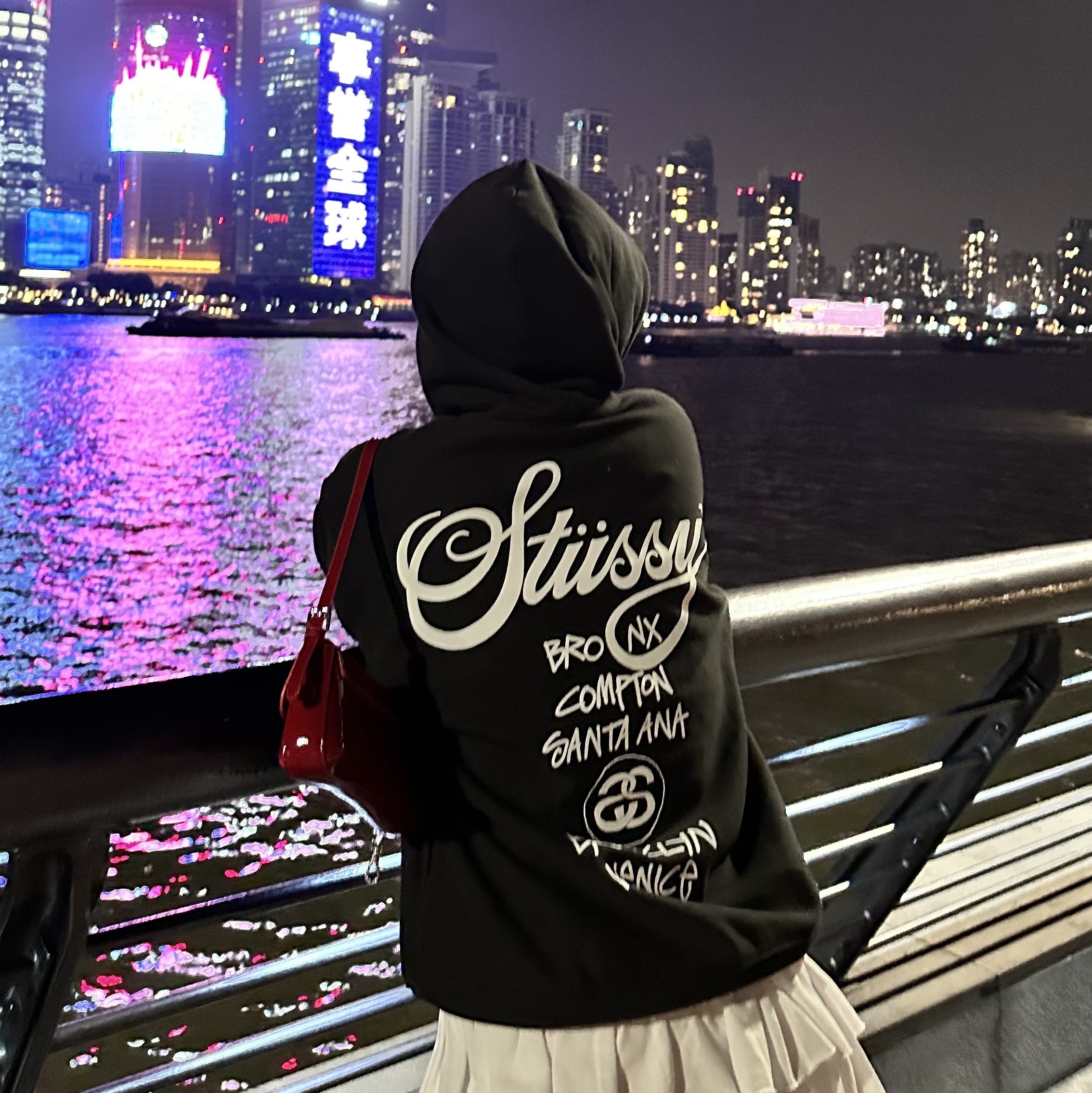 Stussy World Tour Hoodie Black 2023 착용 스타일 - 1