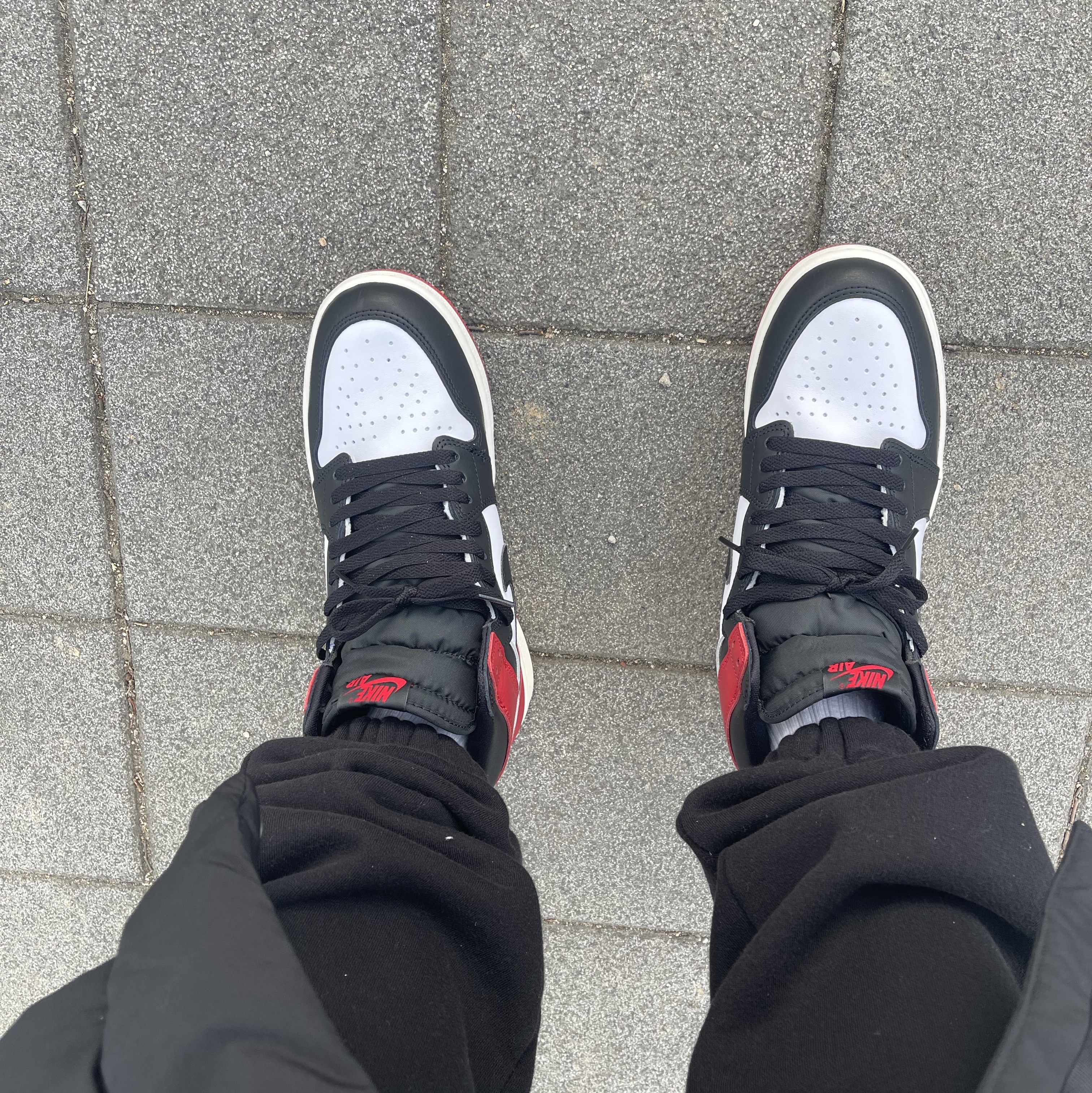Jordan 1 Retro High OG Black Toe 착용 스타일