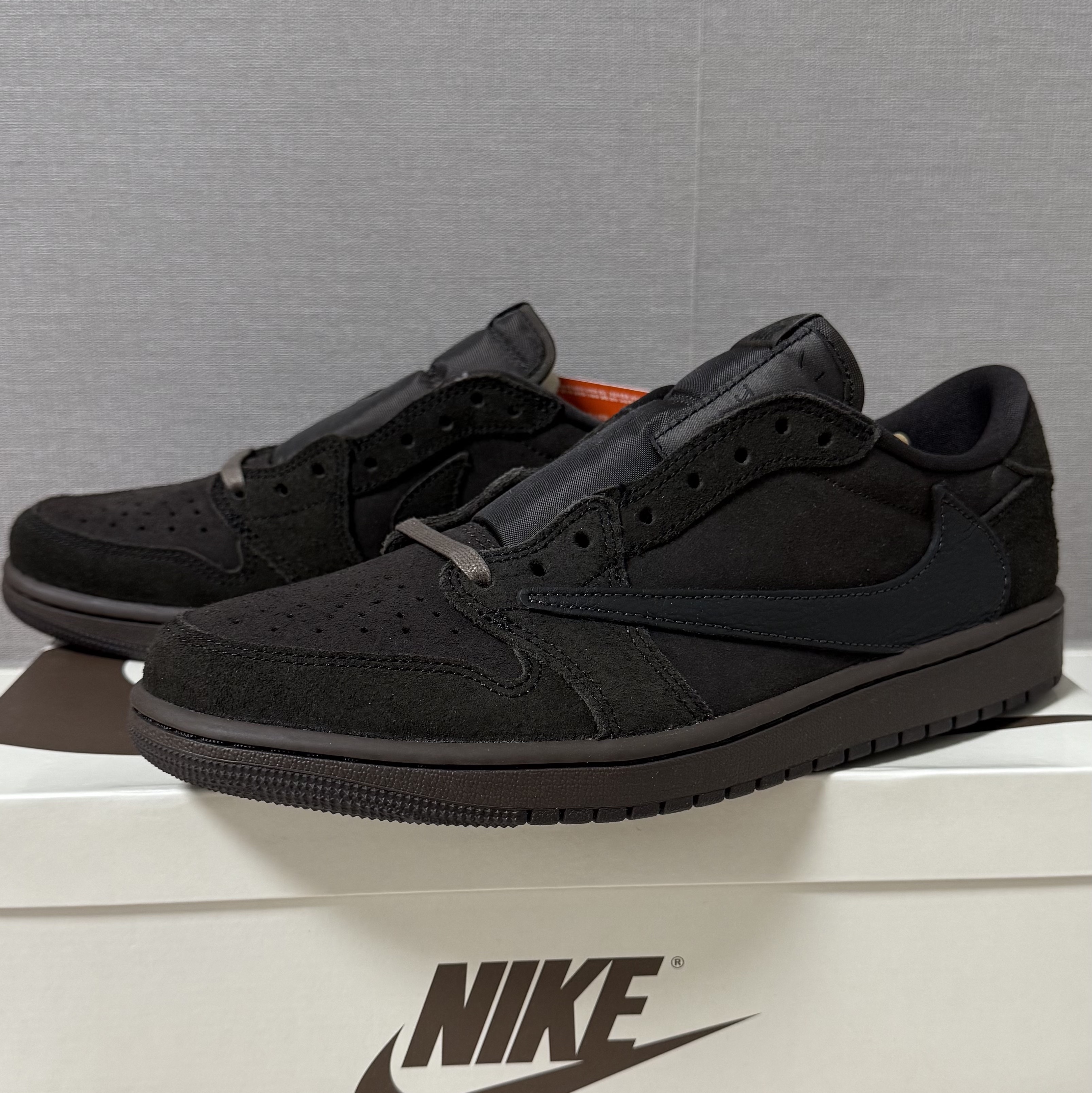 Jordan 1 x Travis Scott Retro Low OG SP Velvet Brown and Dark Mocha 착용 스타일