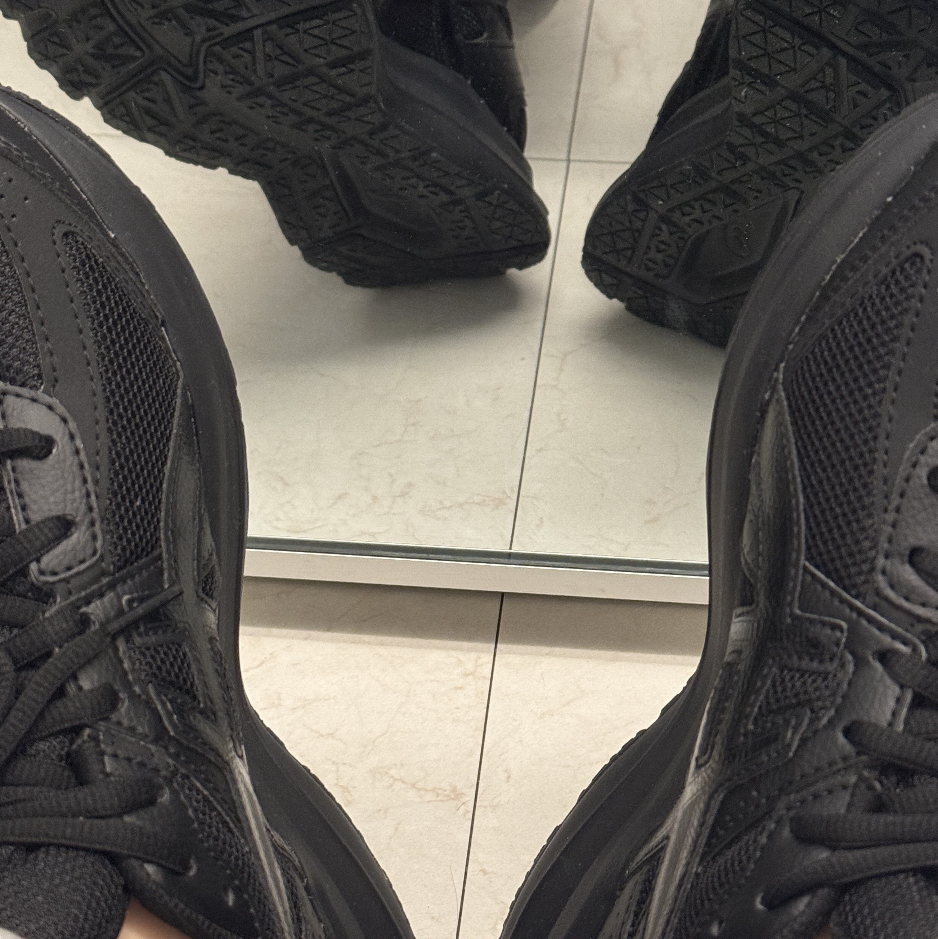 Asics Jog 100 S Black - 2E Wide 착용 스타일