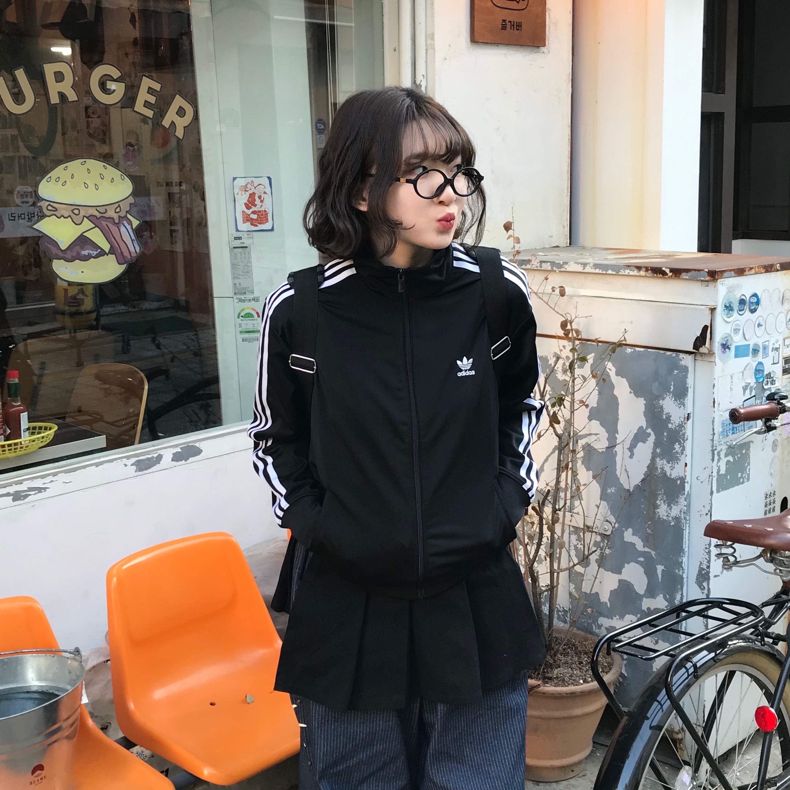(W) Adidas Adicolor Classic Firebird Track Top Black - KR Sizing 착용 스타일 - 4