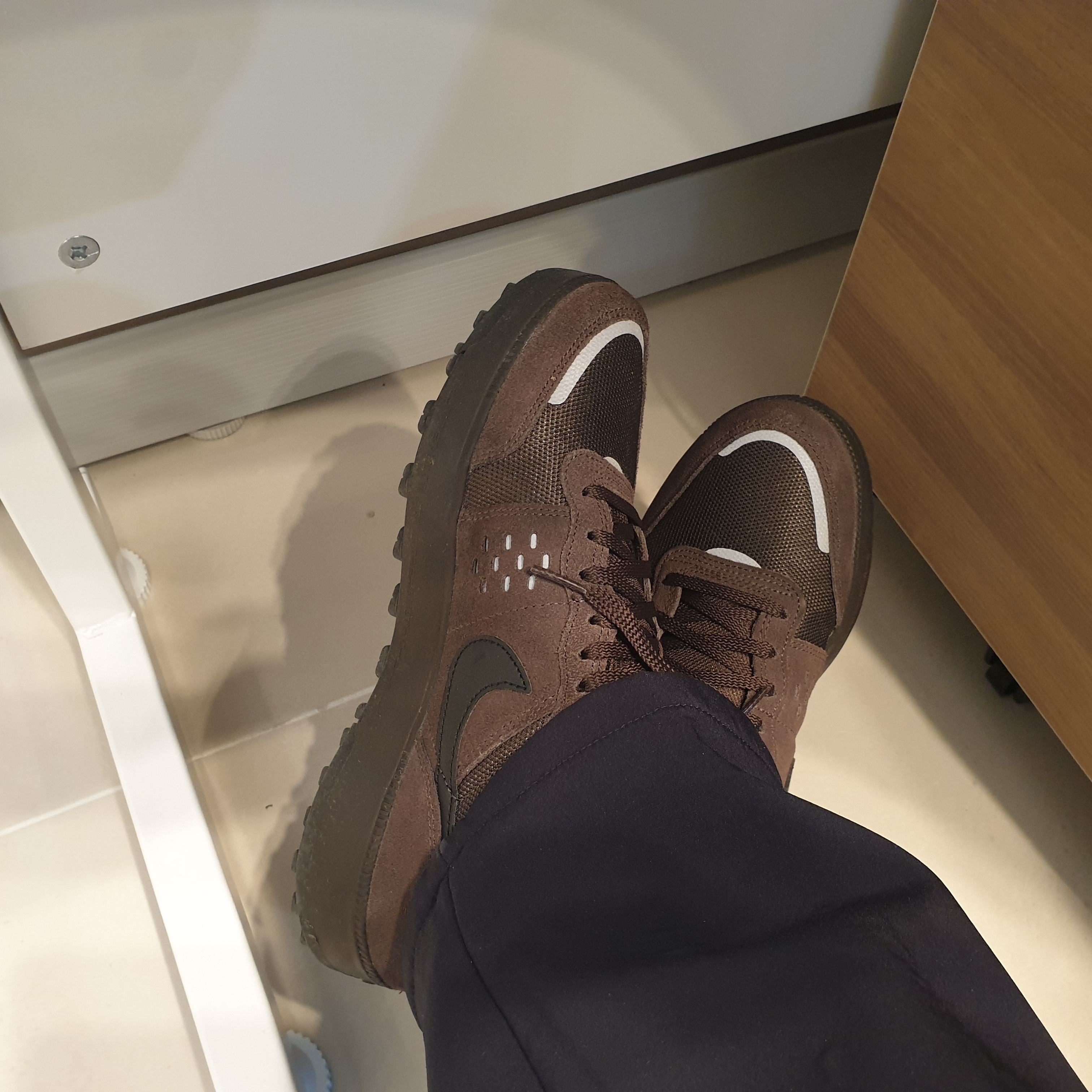 Nike C1TY Street Meat Baroque Brown Velvet Brown 착용 스타일 - 1