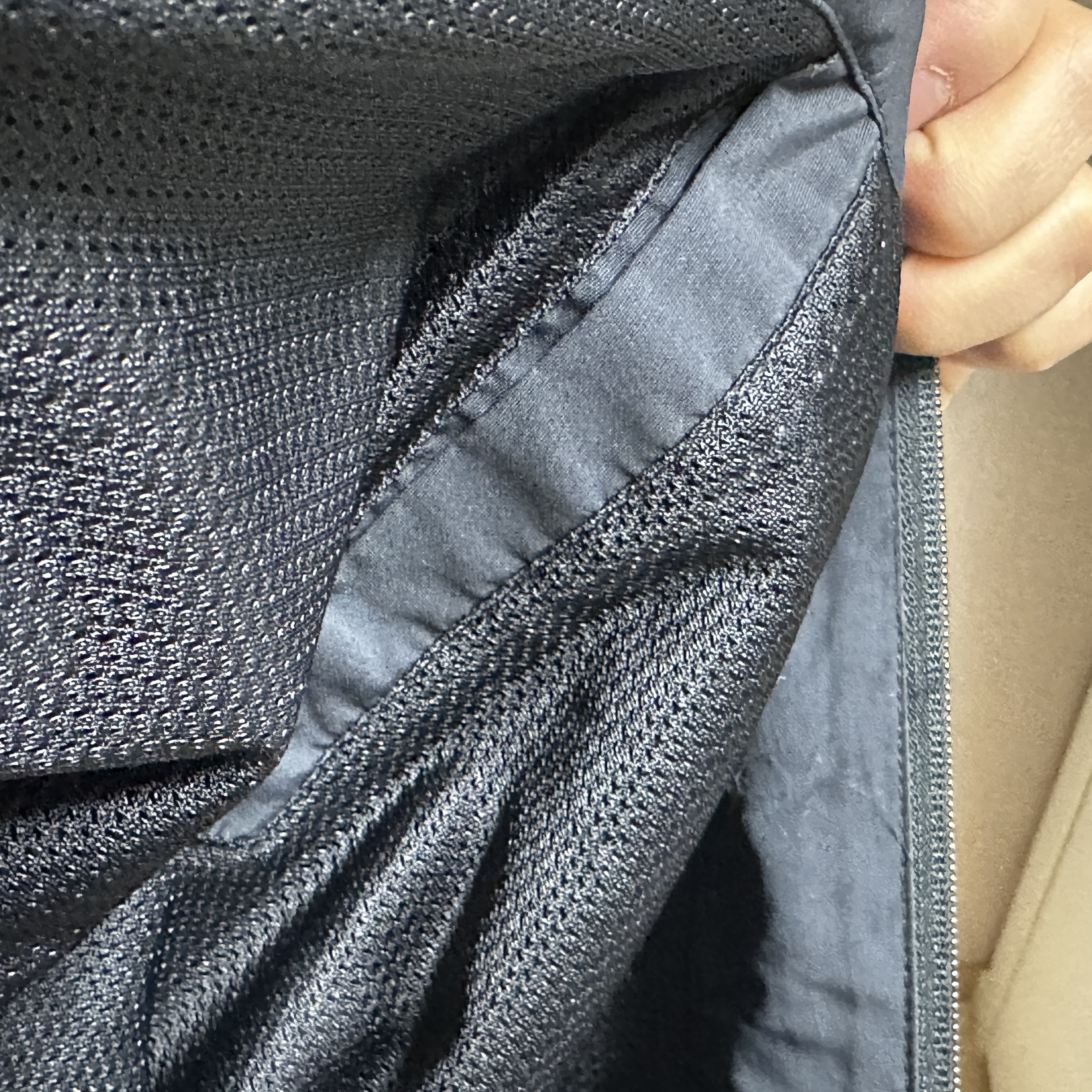 Supreme Contrast Zip Track Jacket Black - 25SS 착용 스타일 - 4