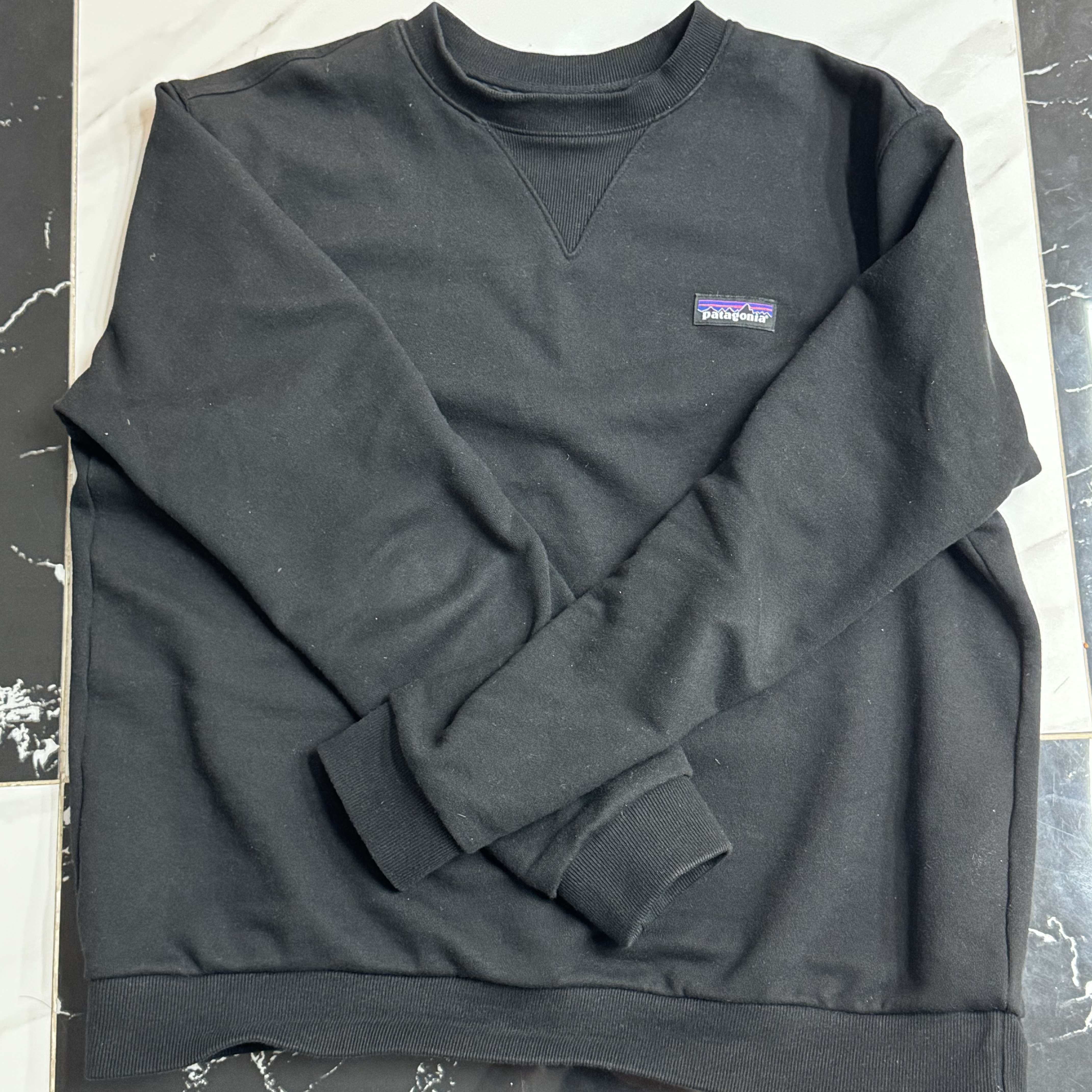 Patagonia Regenerative Organic Certified Cotton Crewneck Sweatshirt Ink Black 착용 스타일