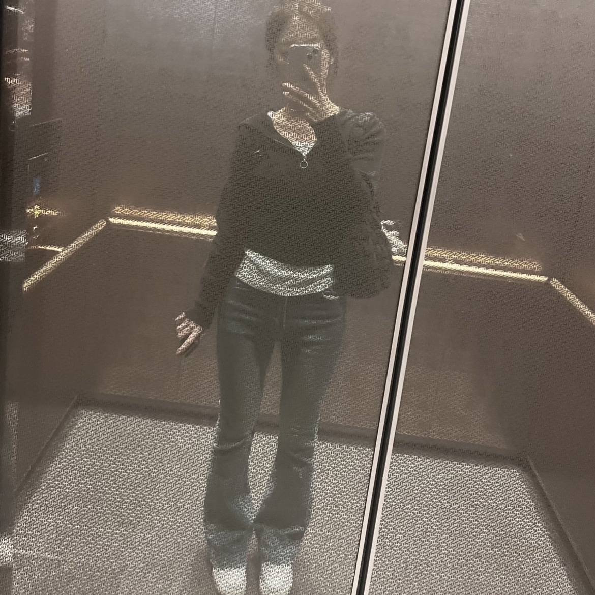(W) Mischief Rhombus Knitted Hoodie Black, COS Quilted Mini Bag Black 착용 스타일