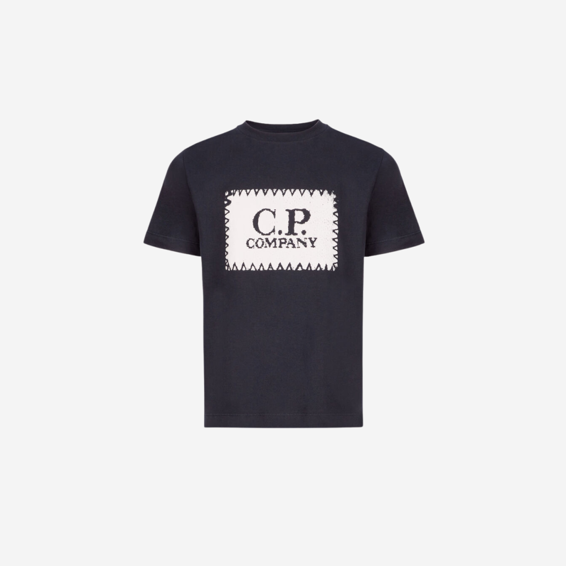 (키즈) C.P. 컴퍼니 U16 30/1 저지 라벨 스타일 로고 티셔츠 토탈 이클립스 블루 - 23SS((Kids) C.P. Company U16 30/1 Jersey Label Style Logo T-Shirt Total Eclipse Blue - 23SS) - 1