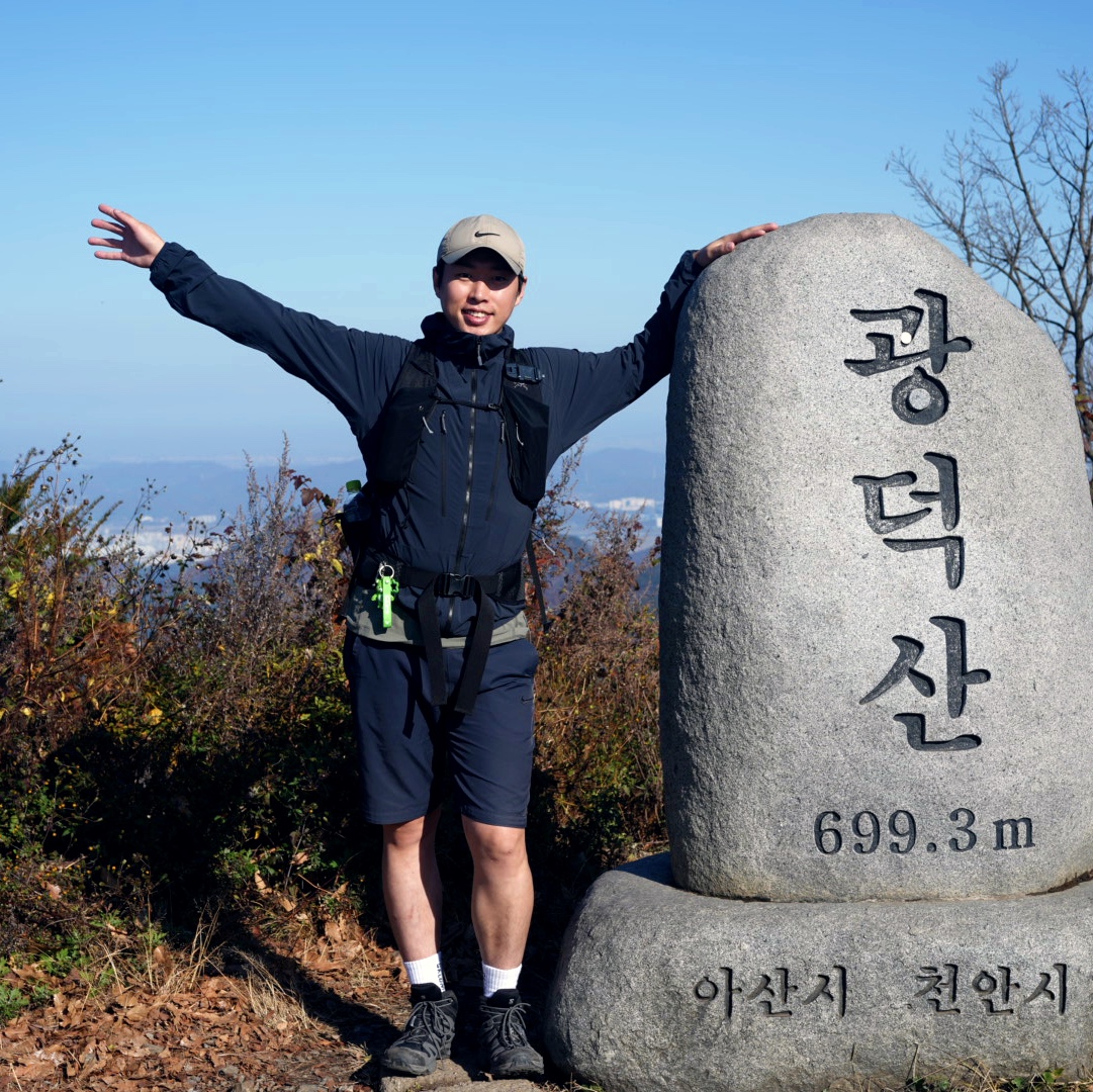Rab Borealis Jacket Beluga 착용 스타일