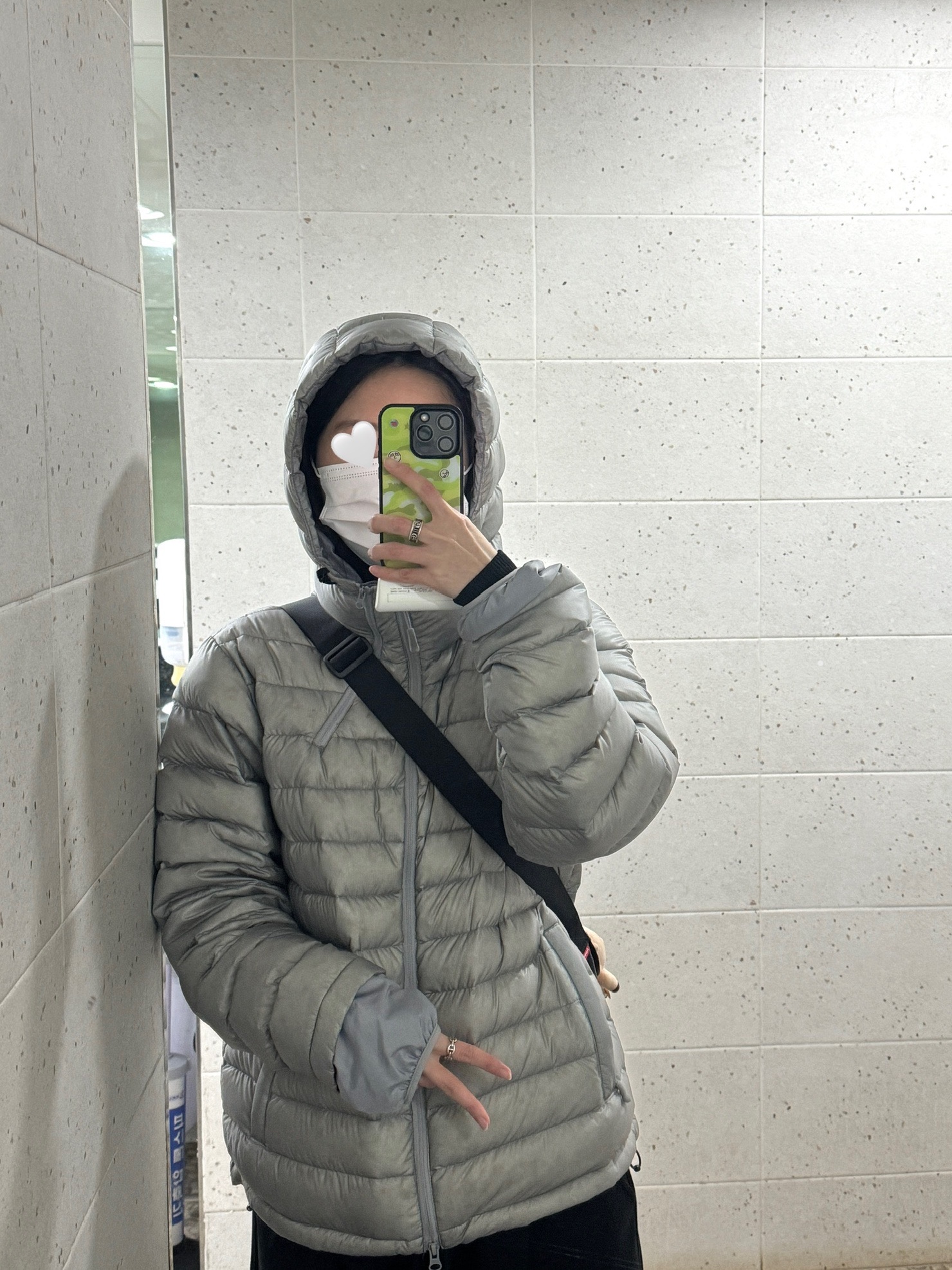 Sansan Gear Suffix Puffer Jacket Grey - 24FW, Undermycar Mu.03 Anti Fxxking Logo Play Oversized Sweat Jogger Black 착용 스타일 - 2