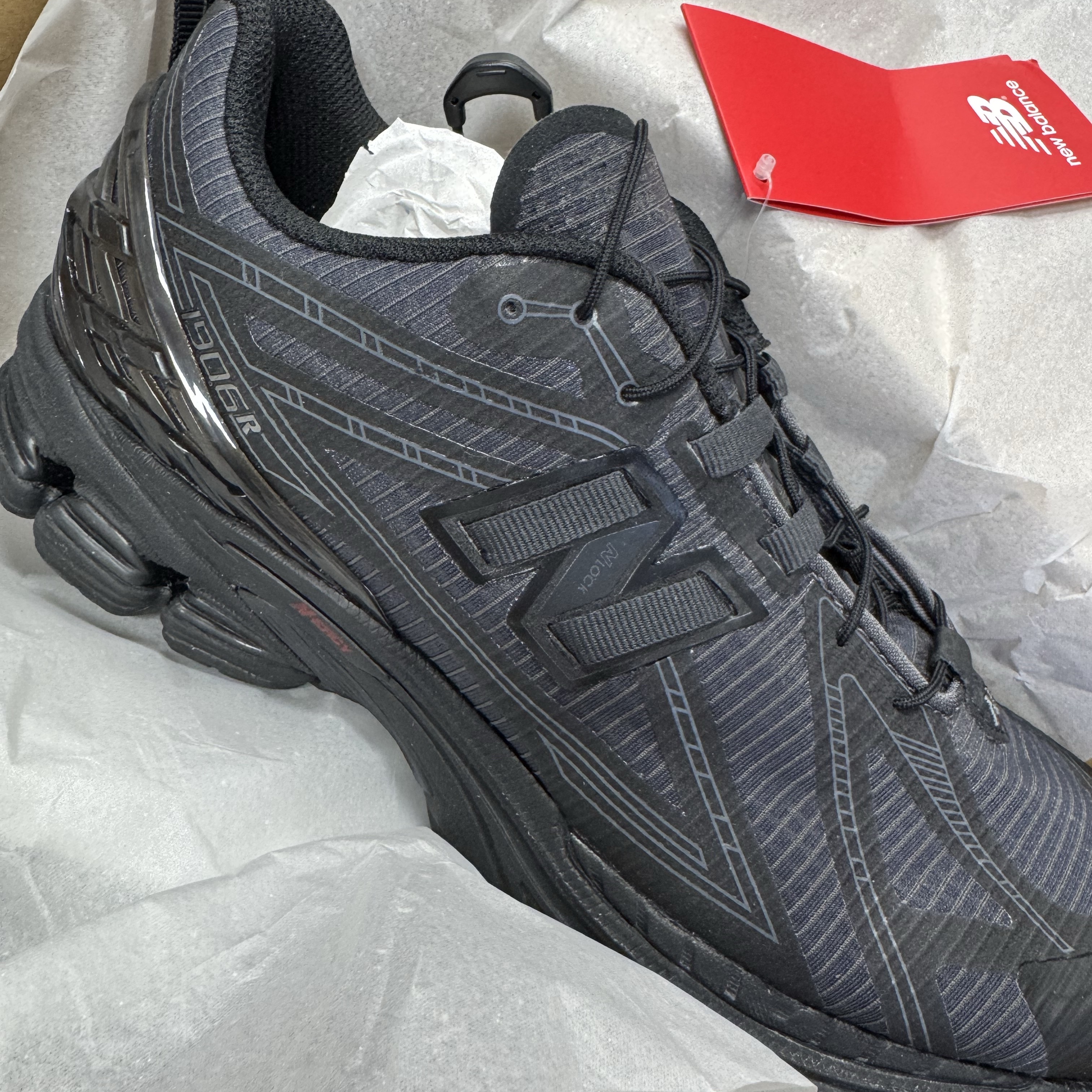 New Balance 1906R Black Magnet 착용 스타일