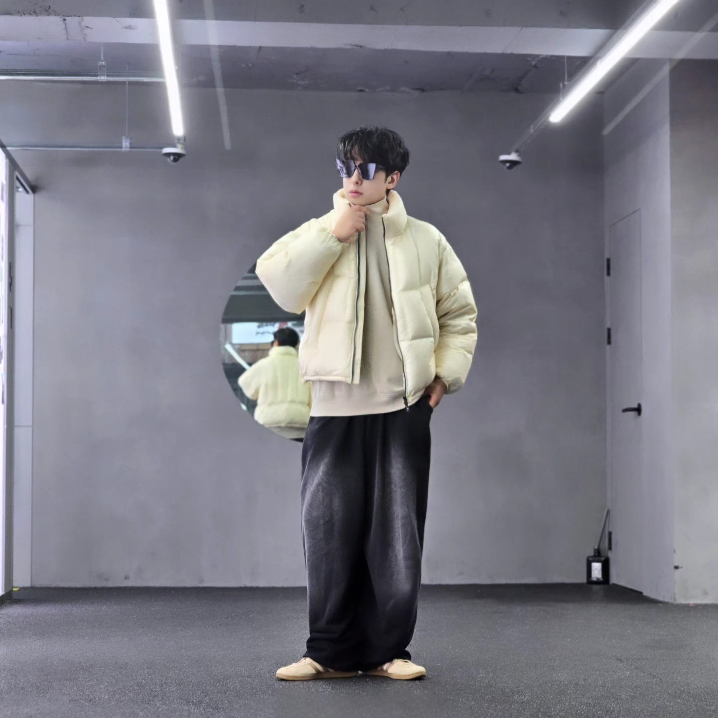 Adidas Stadt Magic Beige, Adidas Adicolor Classic 3-Stripes Half-Zip Sweatshirt Black White - KR Sizing 착용 스타일 - 2
