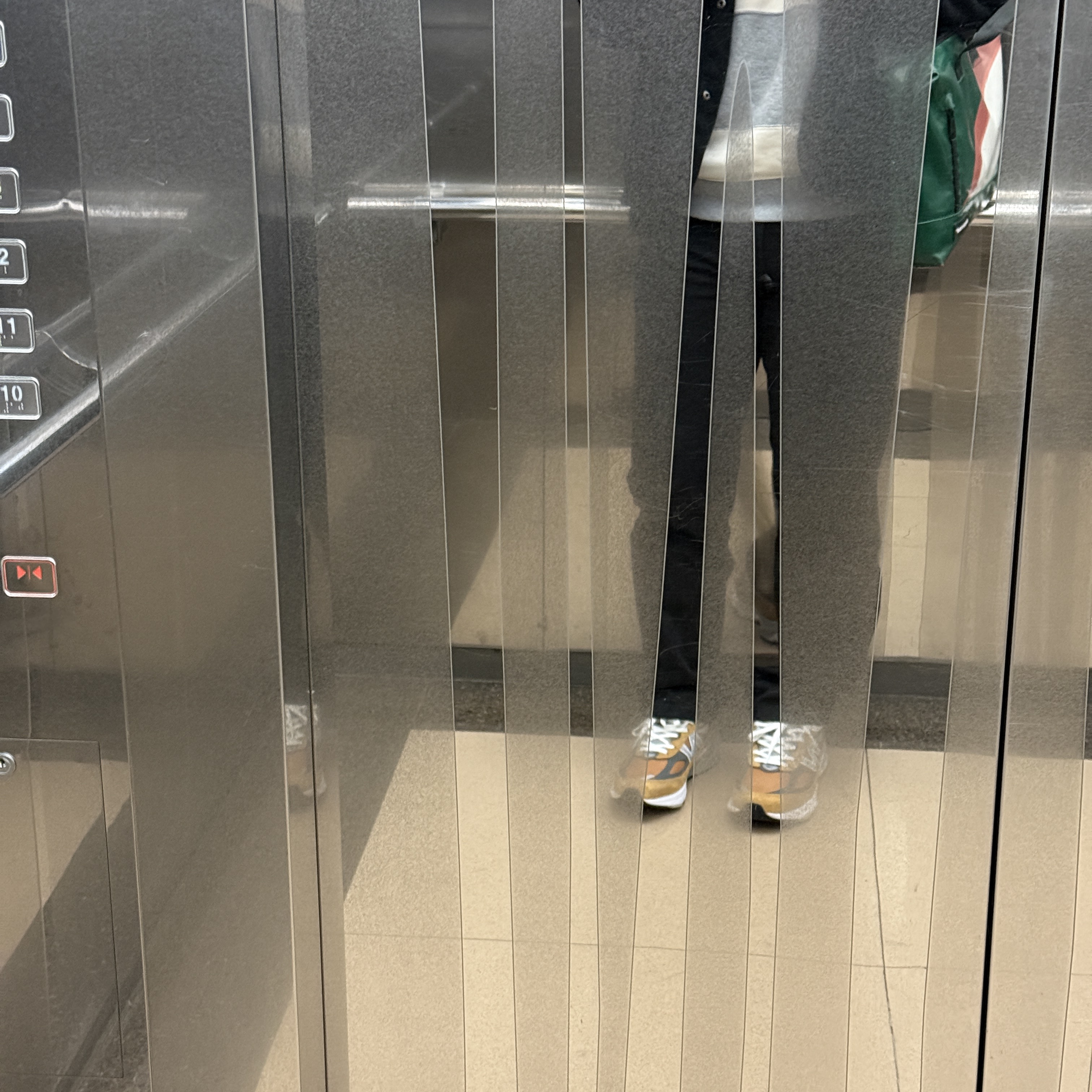 뉴발란스 990v6 메이드 인 USA 워크웨어 그레이 착용 스타일 - 2