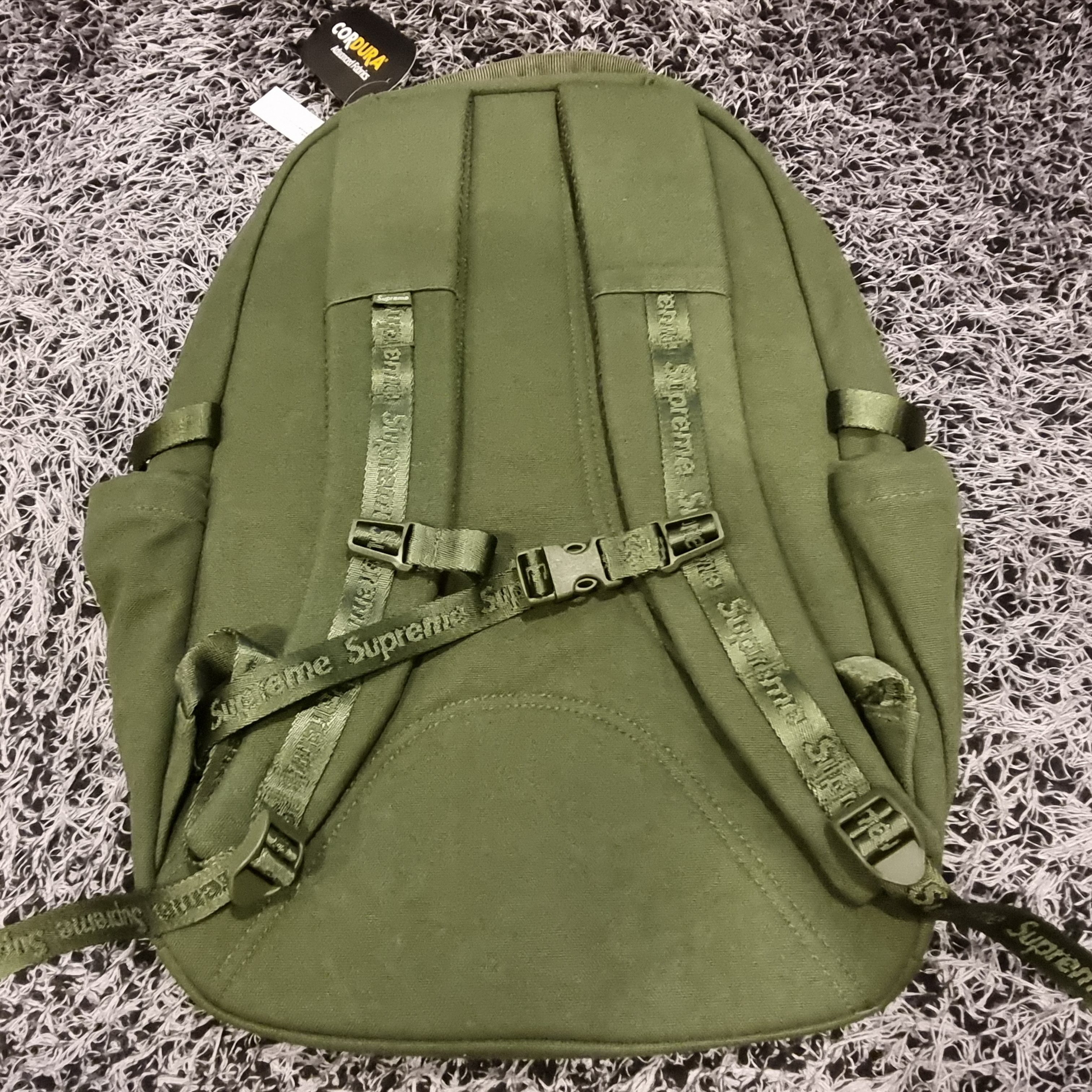Supreme Backpack Olive - 25SS 착용 스타일 - 2