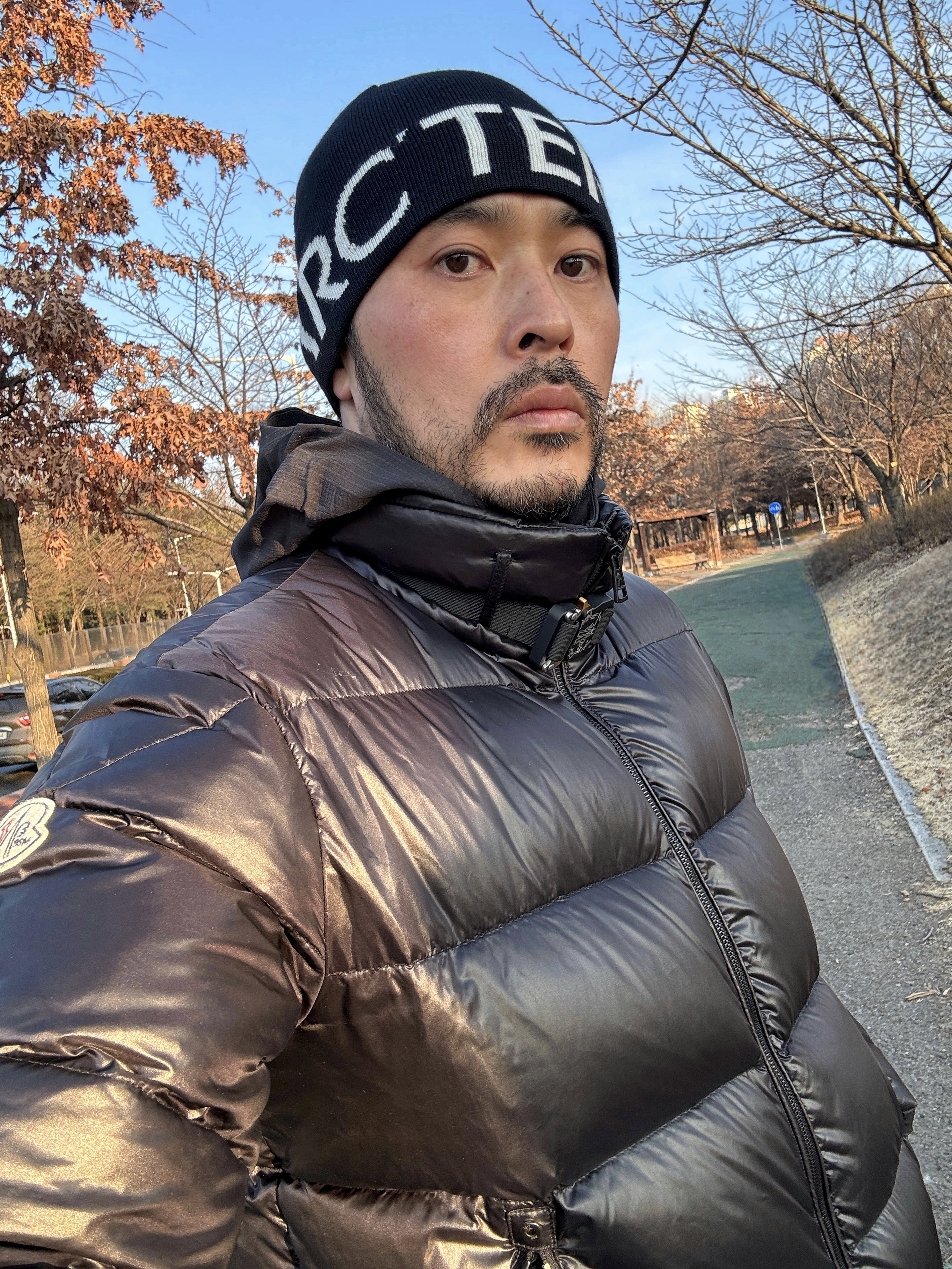 아크테릭스 월드 헤드 토크 오르카, 로아 하이킹 미나르 블랙 착용 스타일 - 5