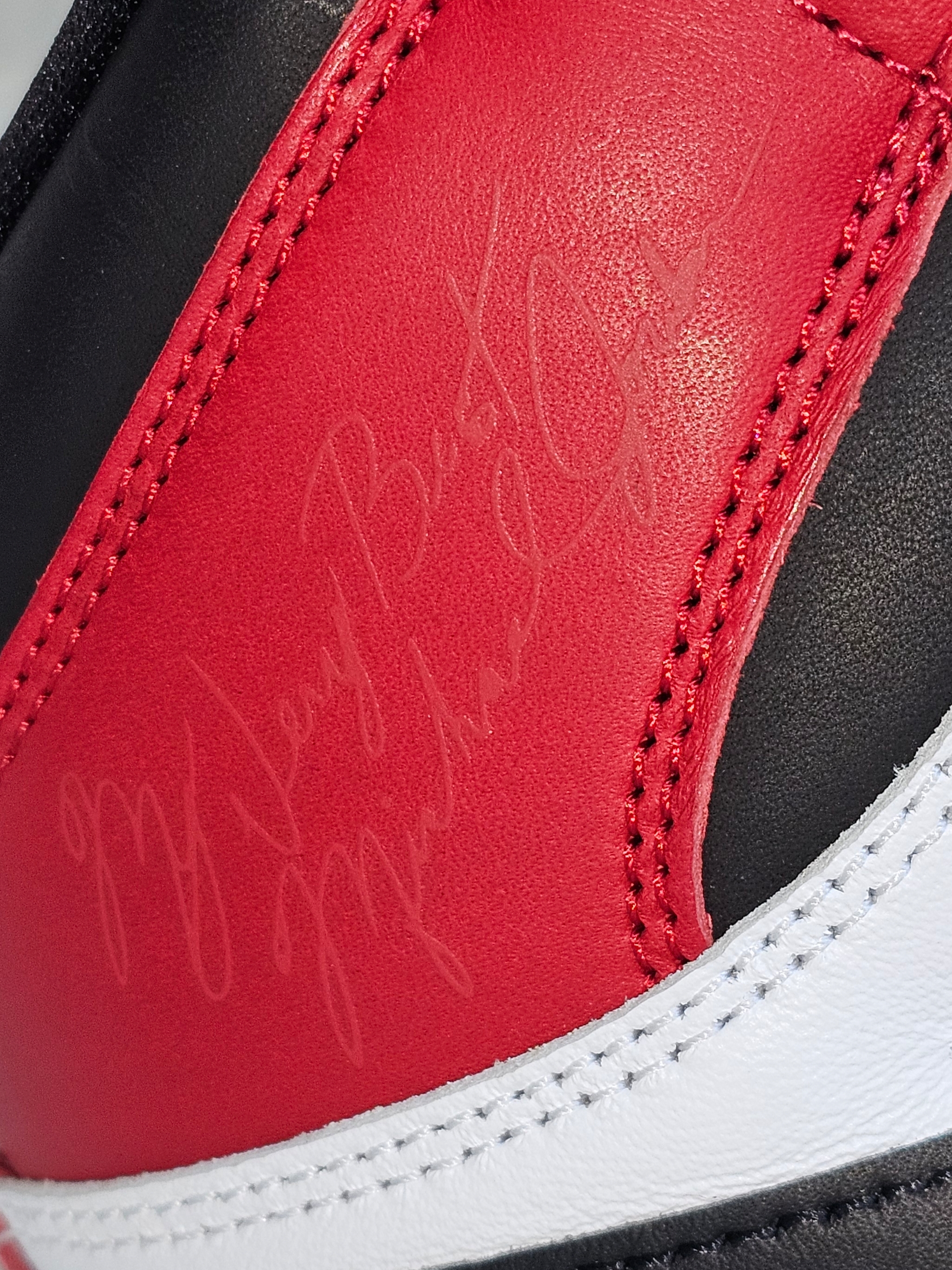 Jordan 1 Retro High OG Black Toe 착용 스타일 - 2