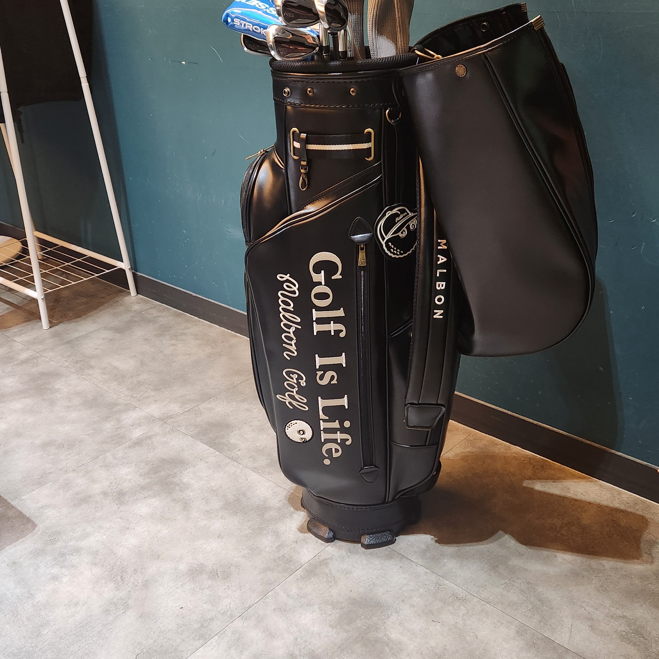 Malbon Golf Vintage Mood Caddie Bag Black 착용 스타일