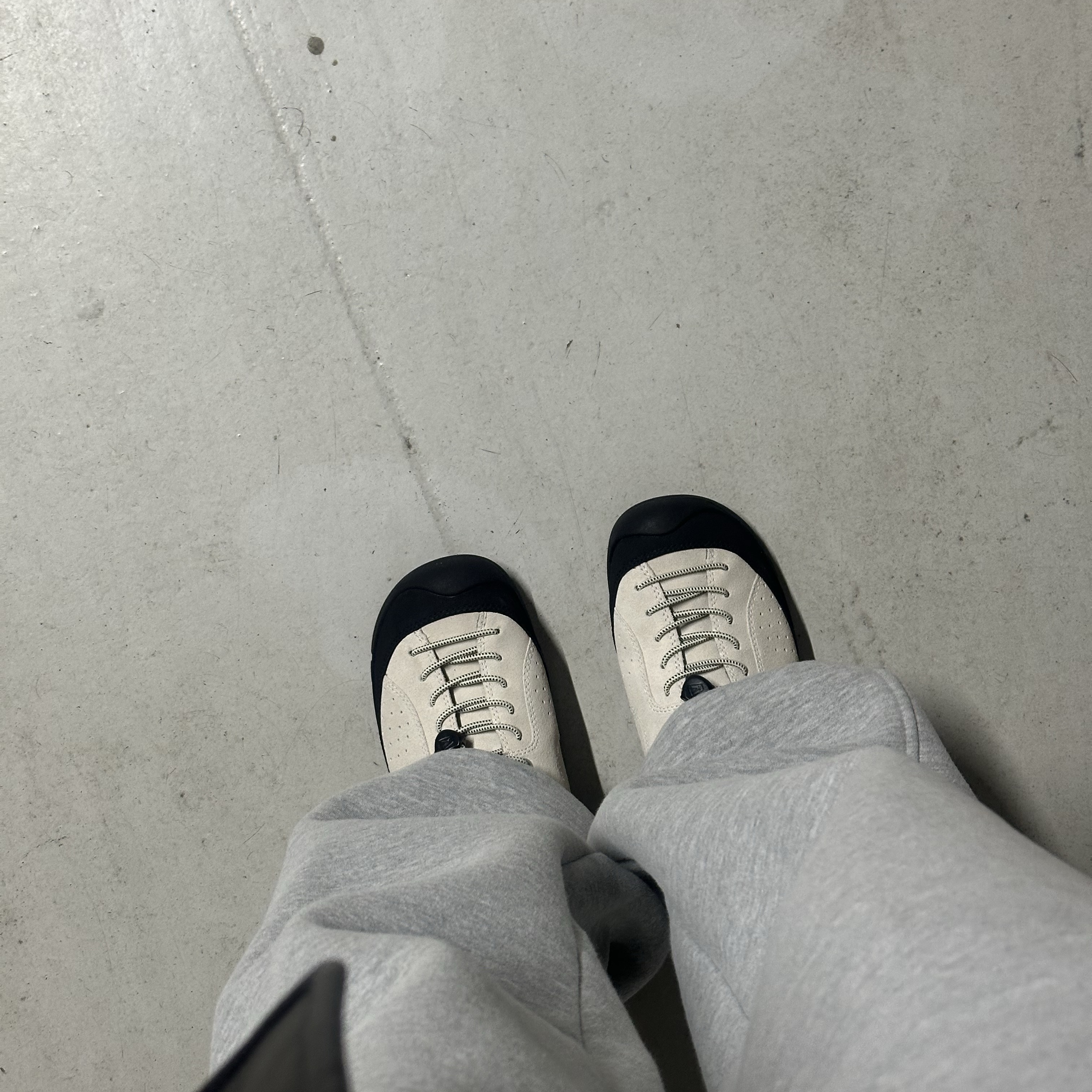 (W) Keen Jasper Rocks SP Sneaker Birch Black 착용 스타일