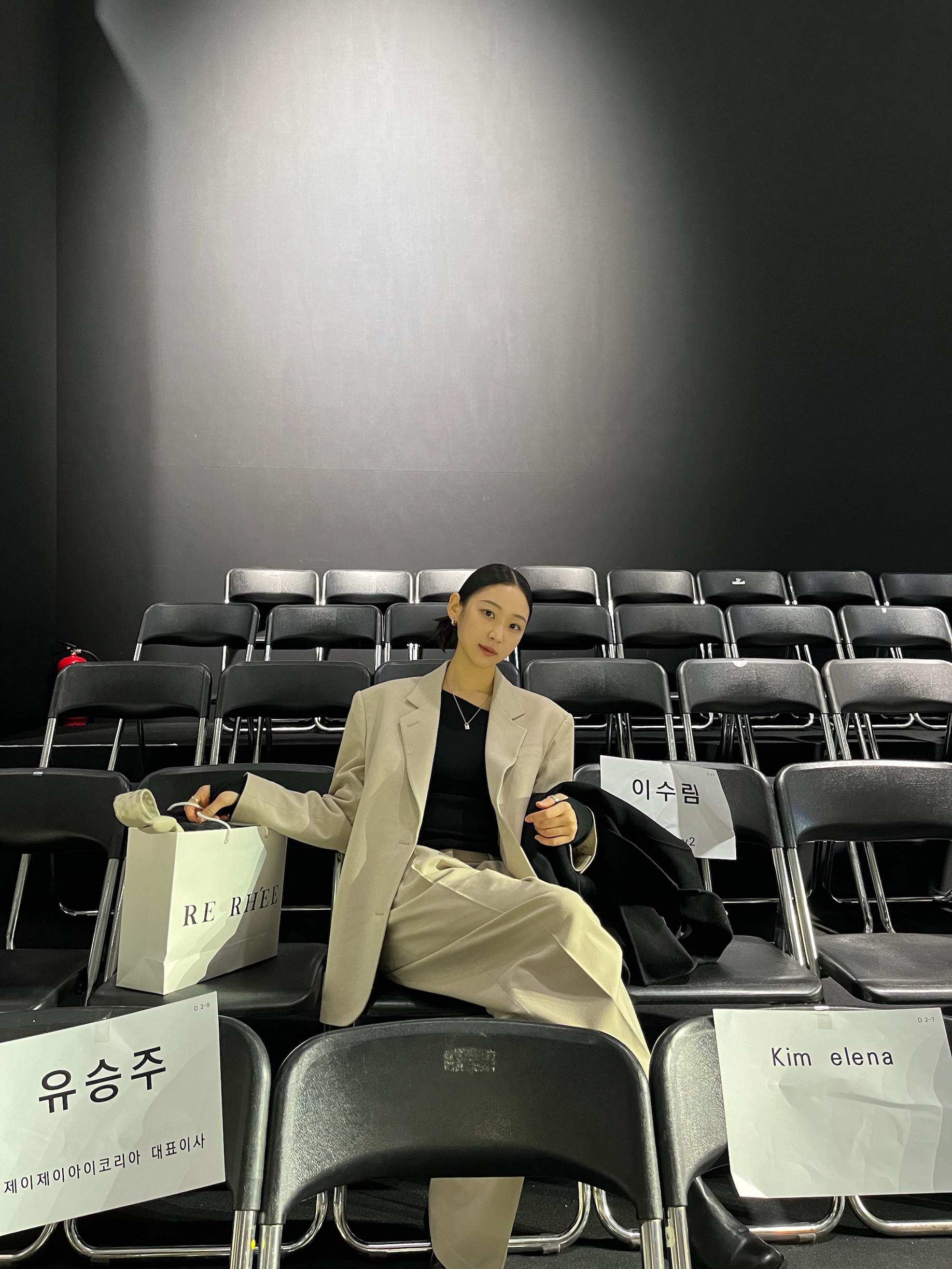 루이비통 실버 락킷 팬던트 네클리스 스털링 실버, 티파니 앤 코 1837 링 네로우 실버 착용 스타일 - 2