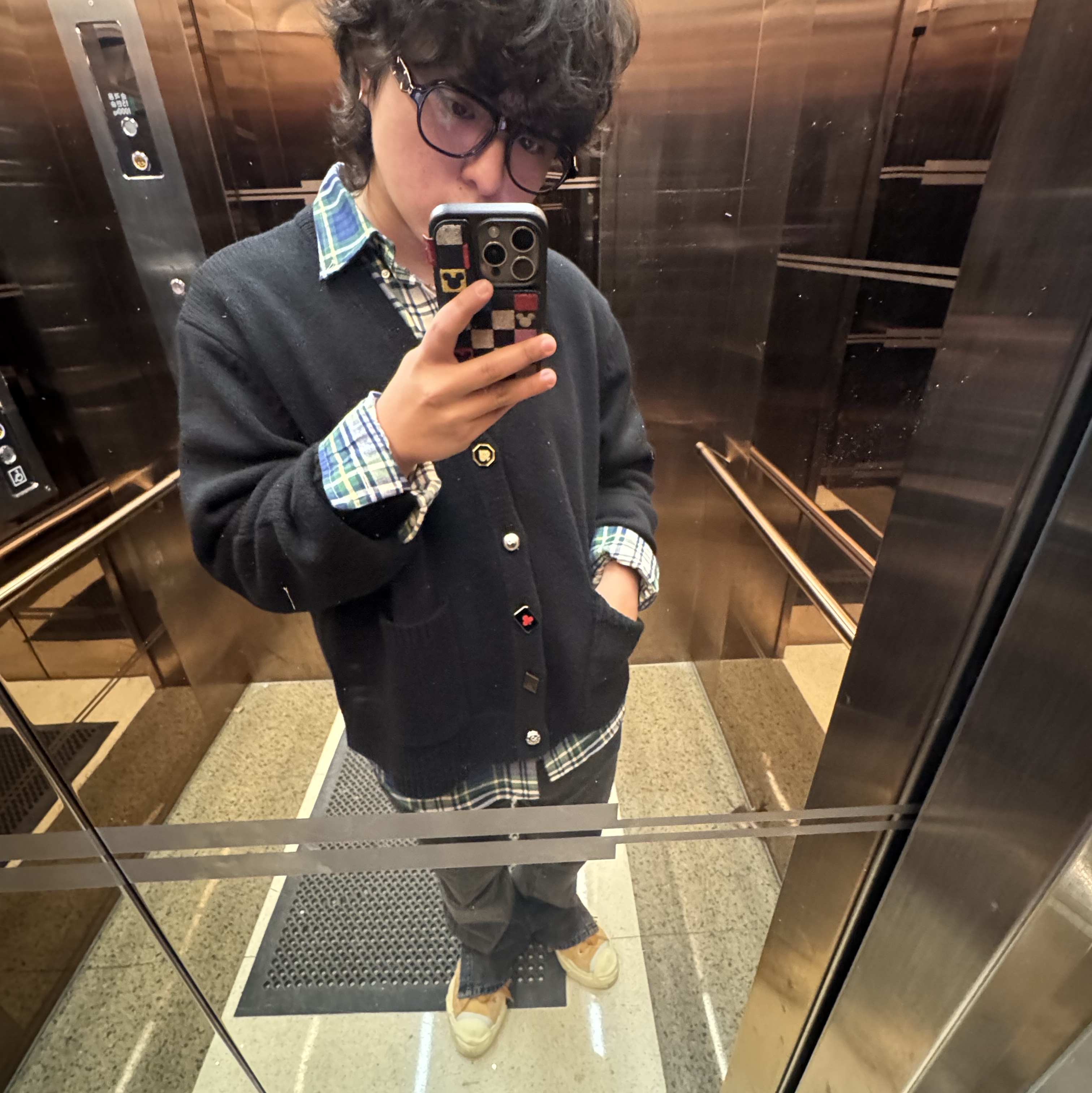 Stussy x Denim Tears Suits Cardigan Black, Gentle Monster x Maison Margiela MM113 Black Clear 착용 스타일 - 1