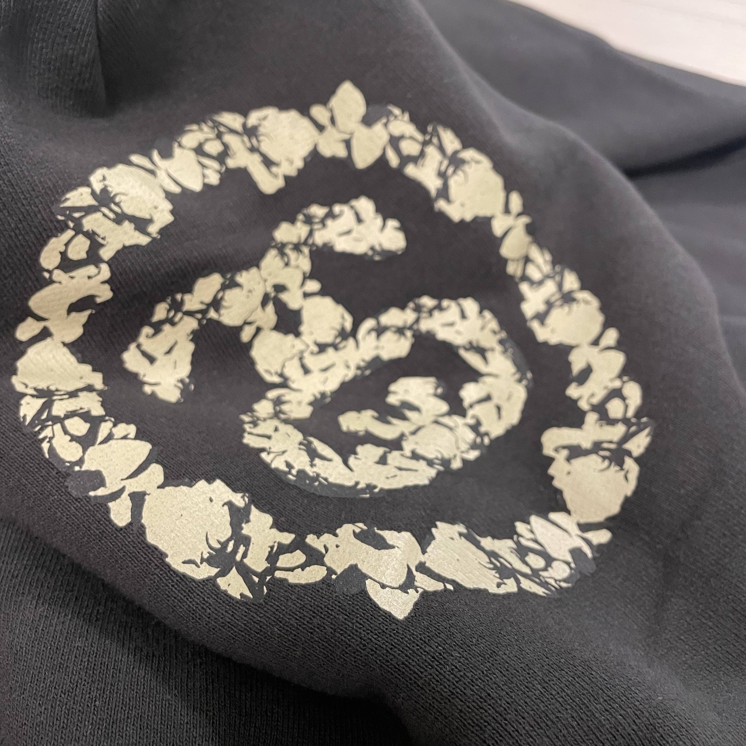 Stussy x Denim Tears Graphic Hoodie Black 착용 스타일 - 6