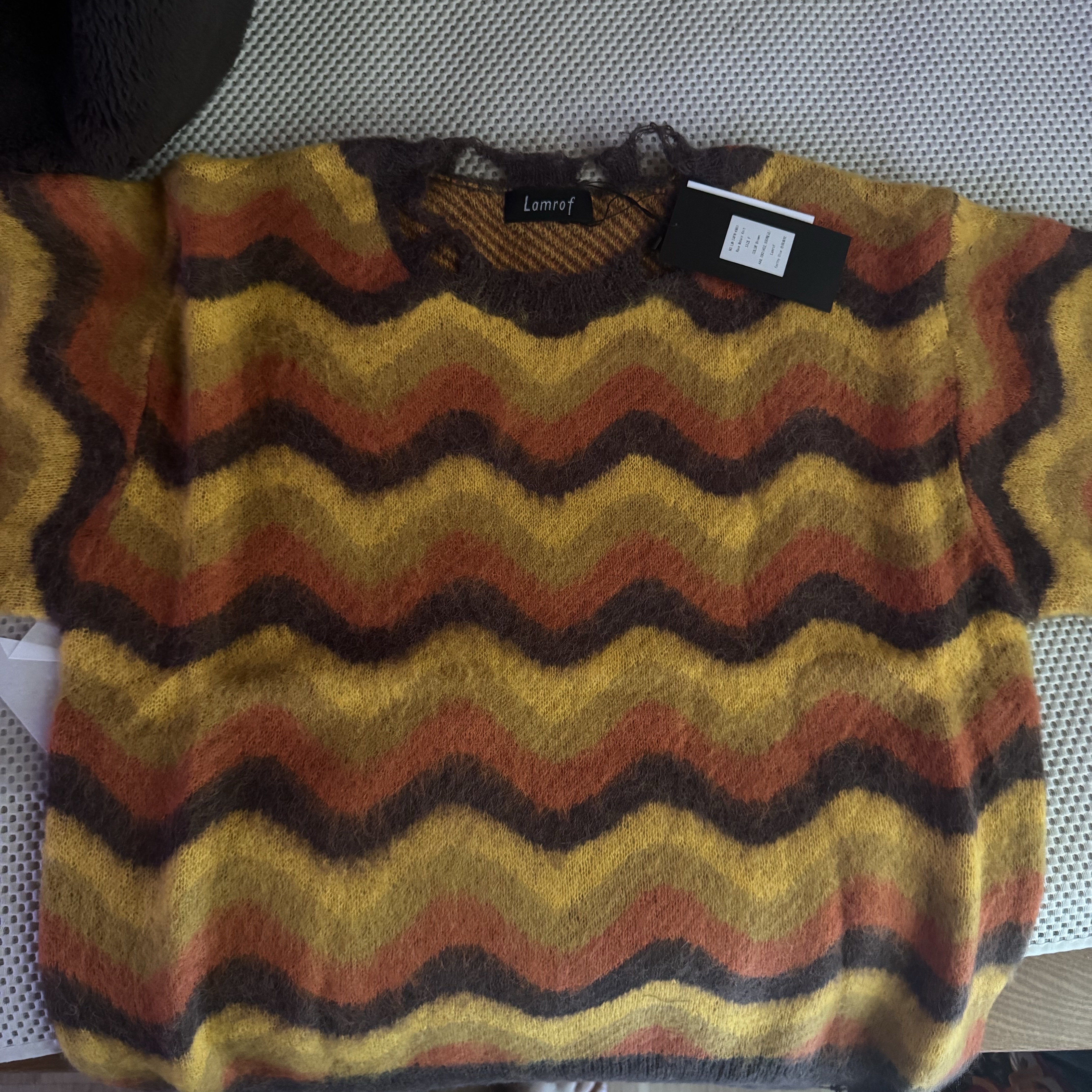 Lamrof Wave Mohair Knit Brown - 24FW 착용 스타일