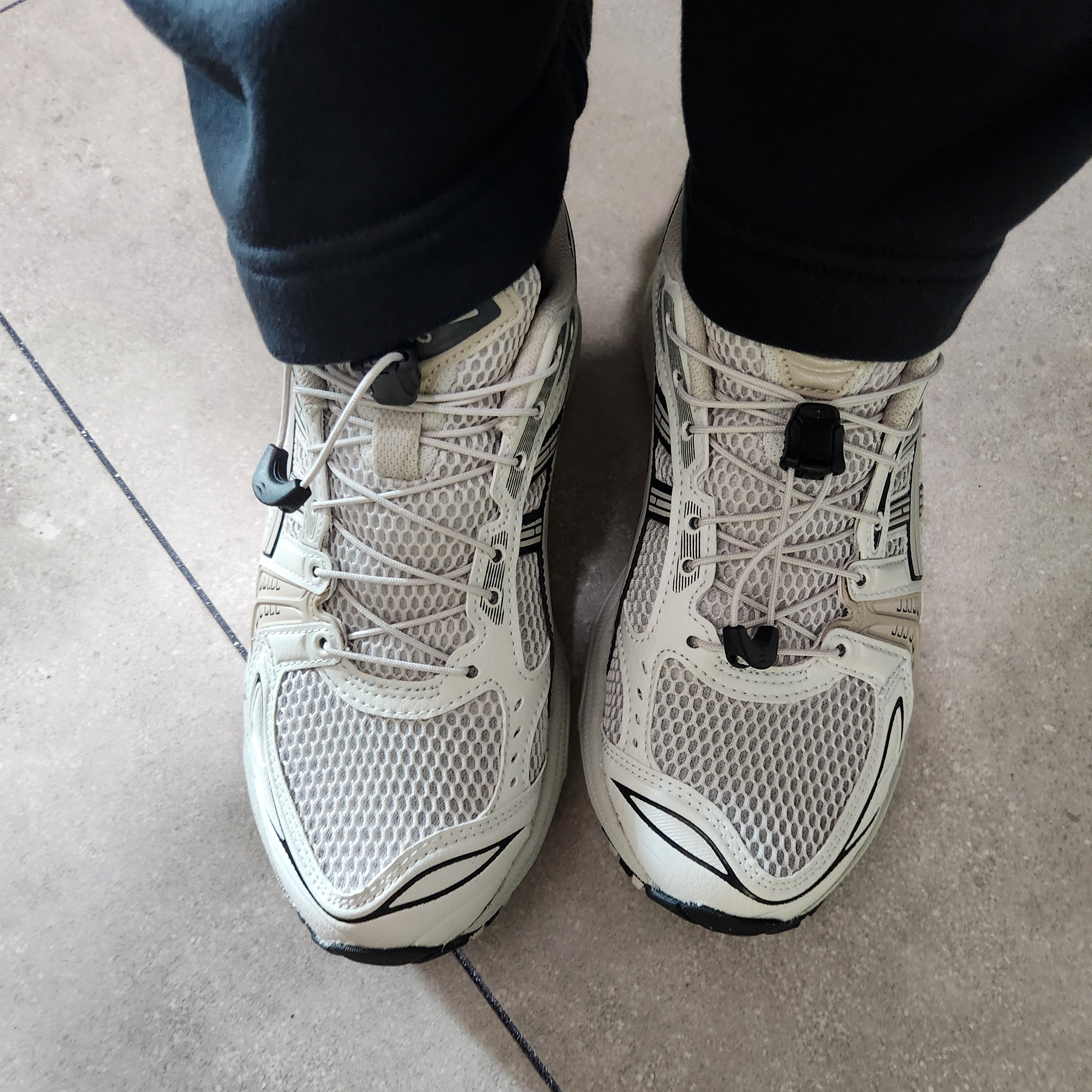 Asics Unlimited Gel-Kayano 14 Smoke Grey 착용 스타일 - 4