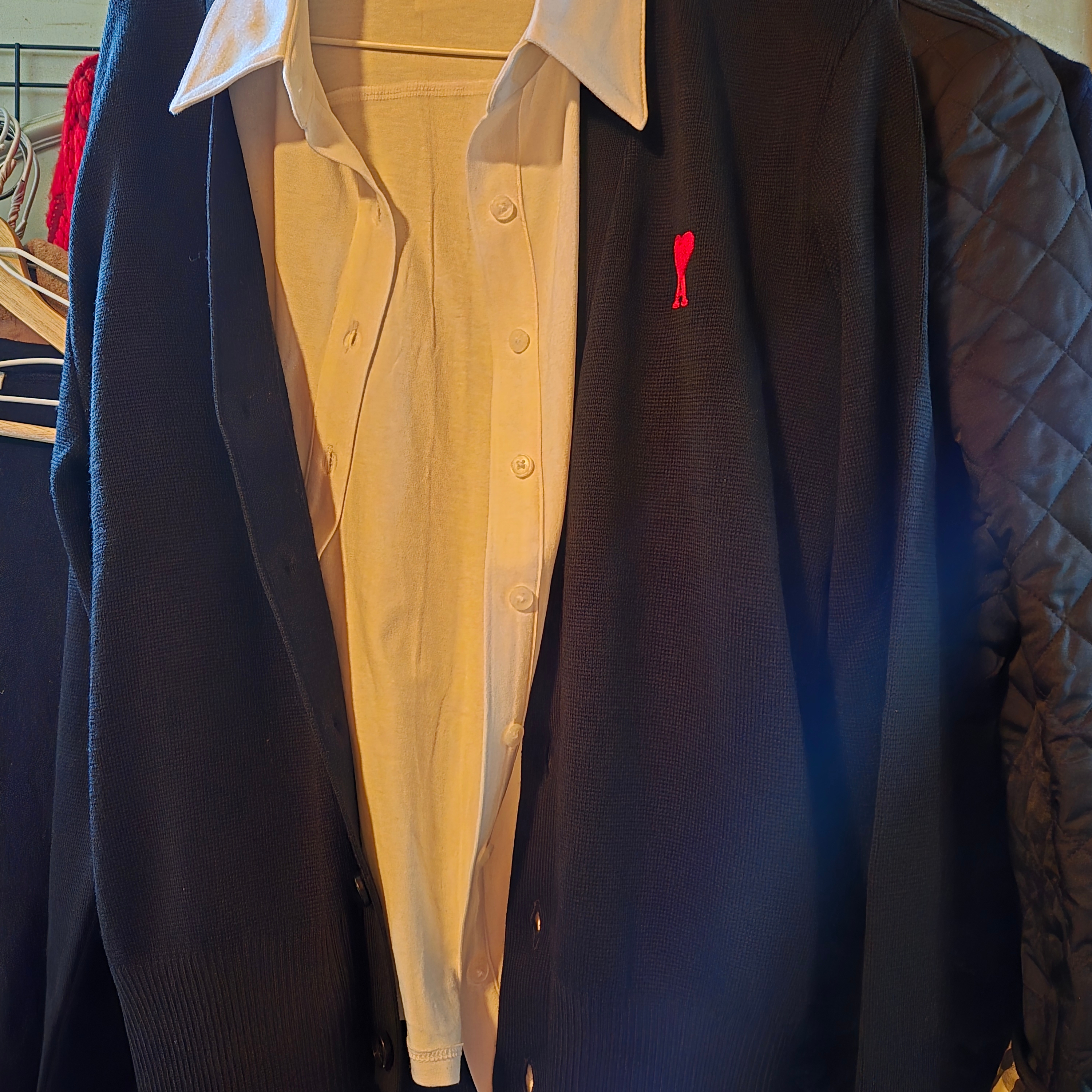 AMI de Coeur Wool Cardigan Black 착용 스타일