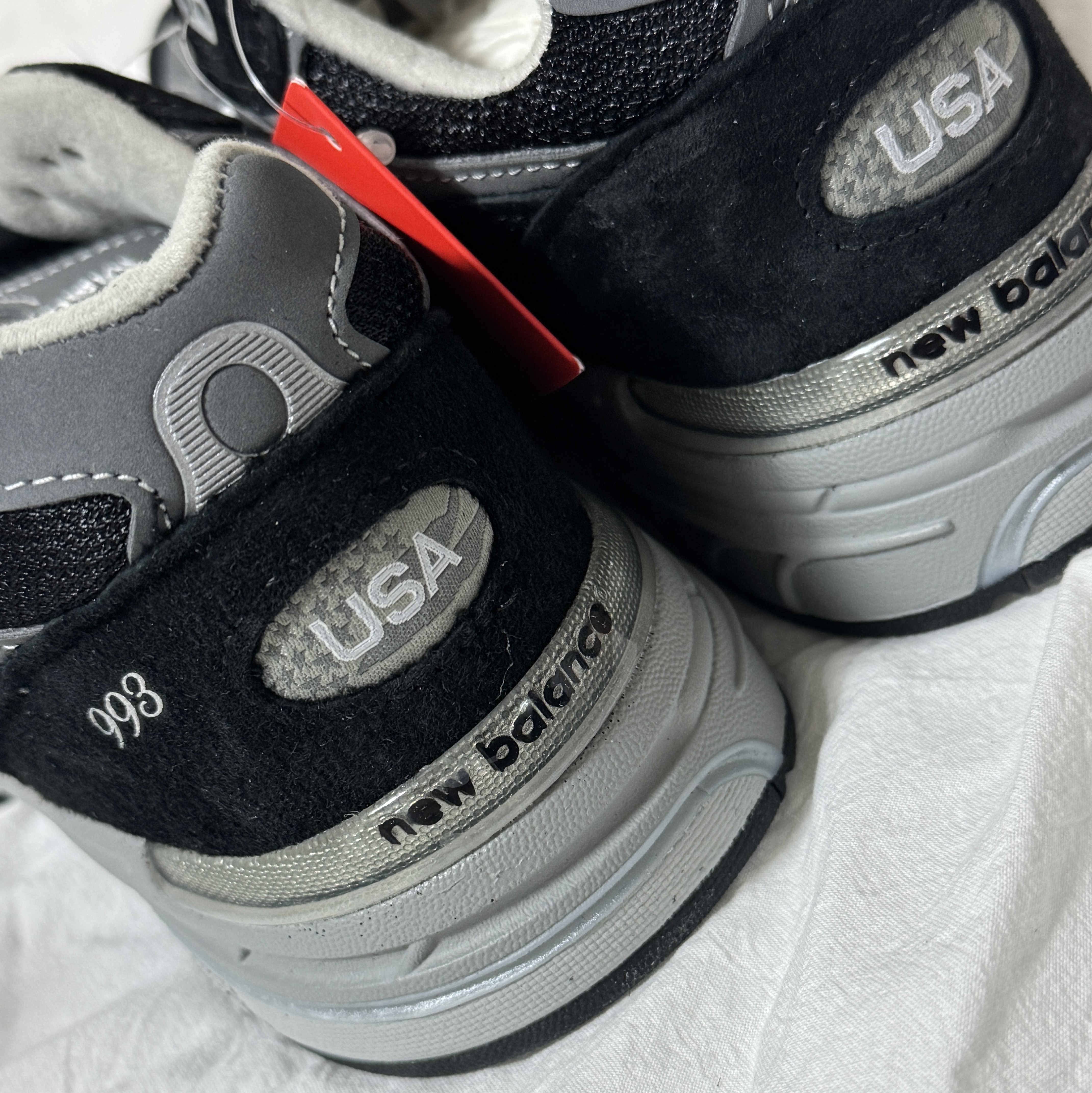뉴발란스 993 메이드 인 USA 블랙 - D 스탠다드 착용 스타일 - 4