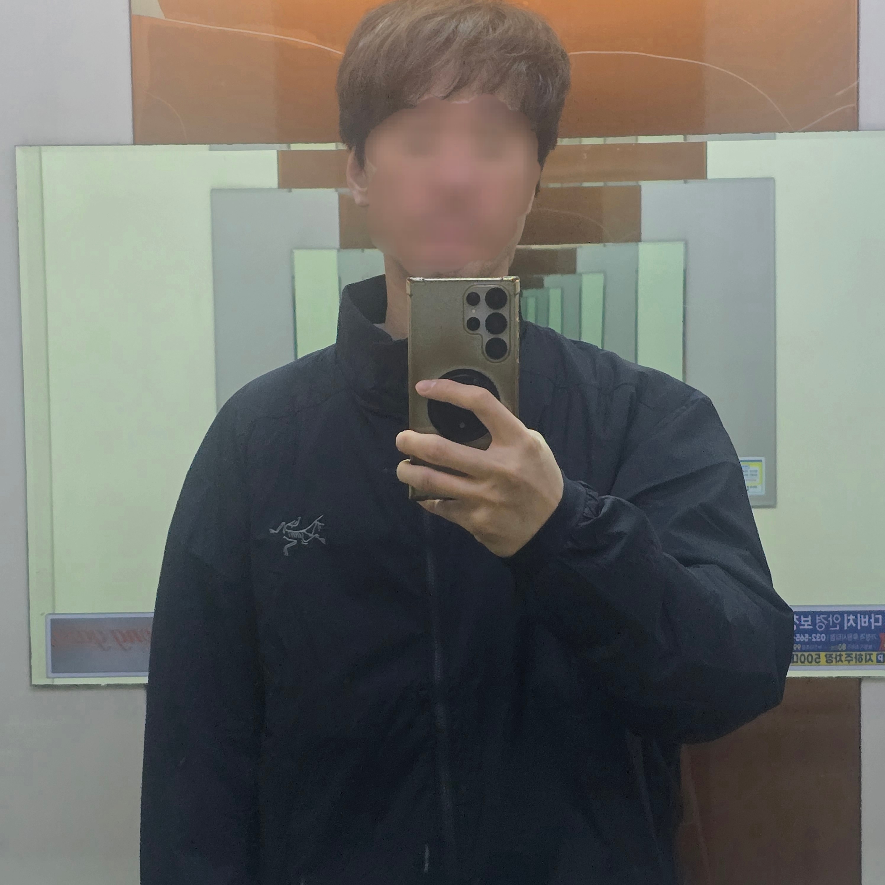 아크테릭스 아톰 자켓 블랙 착용 스타일 - 1