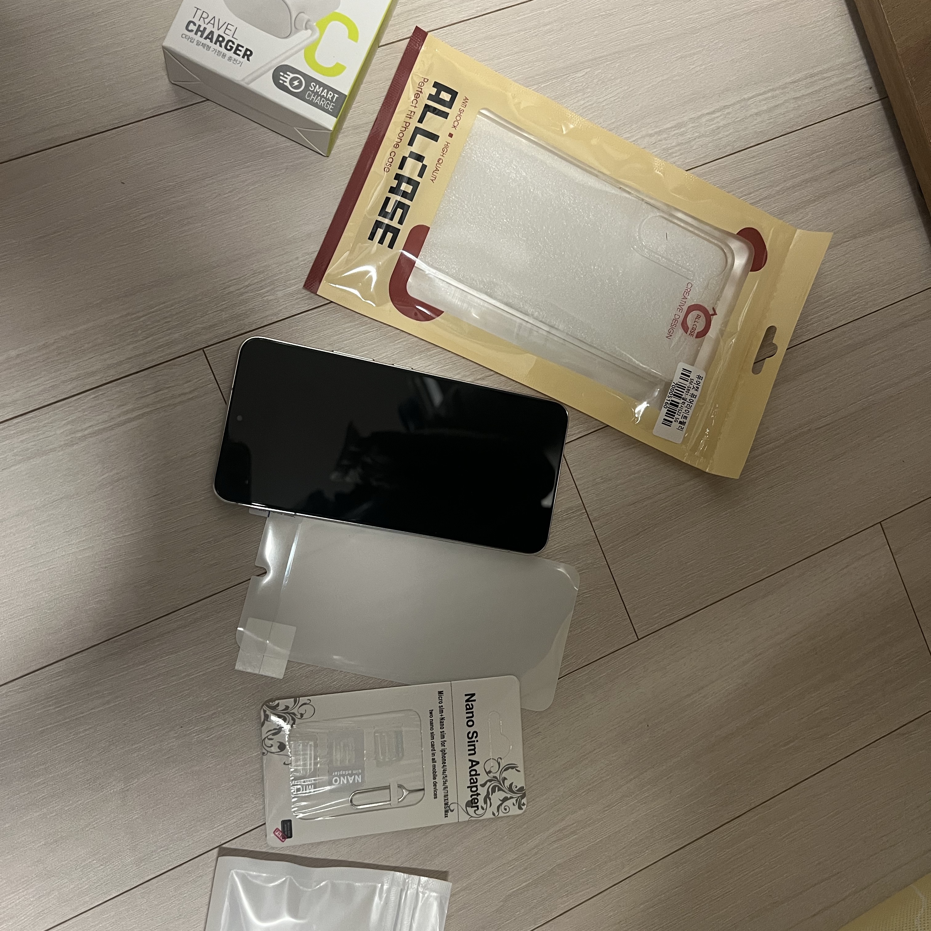 [S등급] Refurbished Galaxy S22+ 256GB Phantom White 착용 스타일