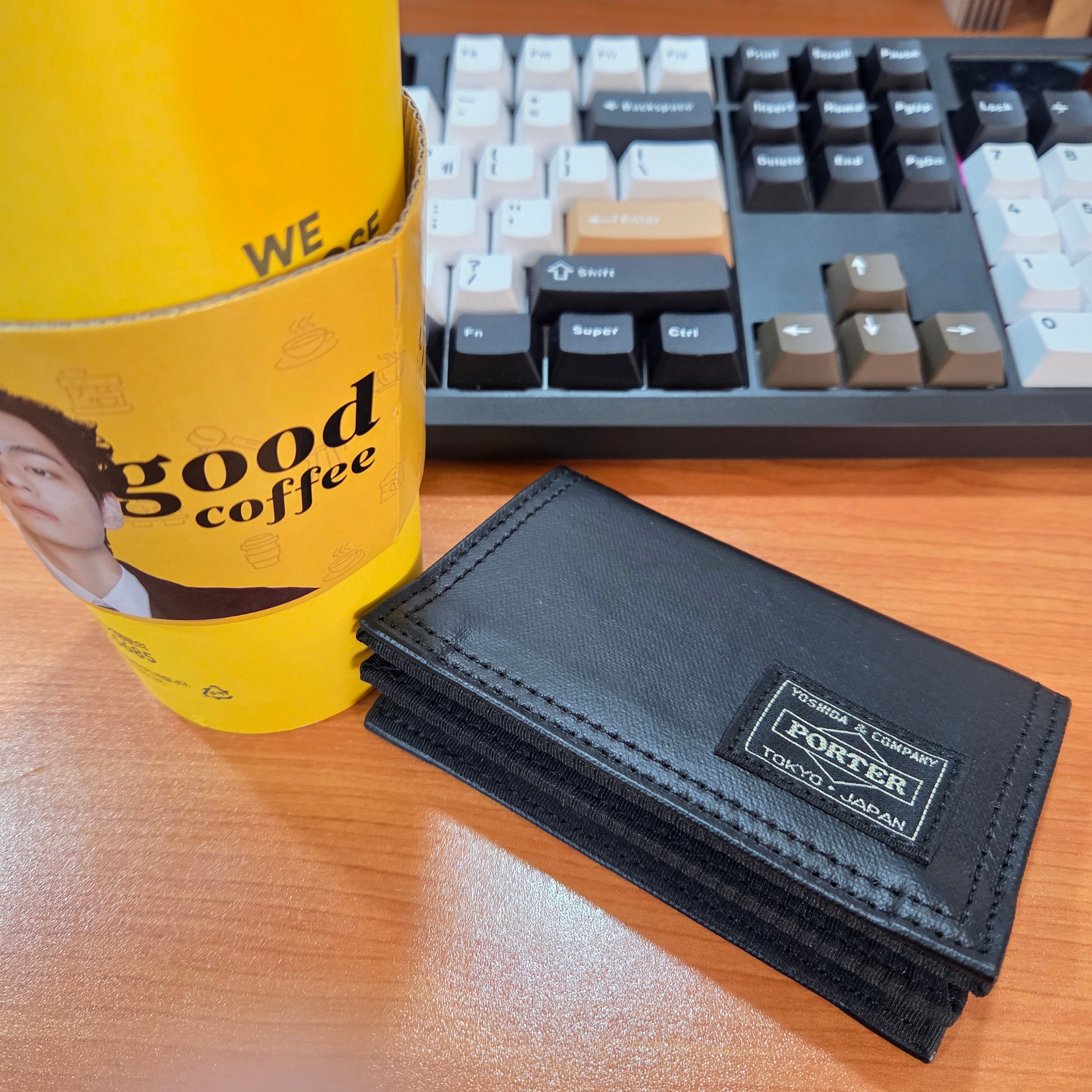 Porter Free Style Card Case Black 착용 스타일