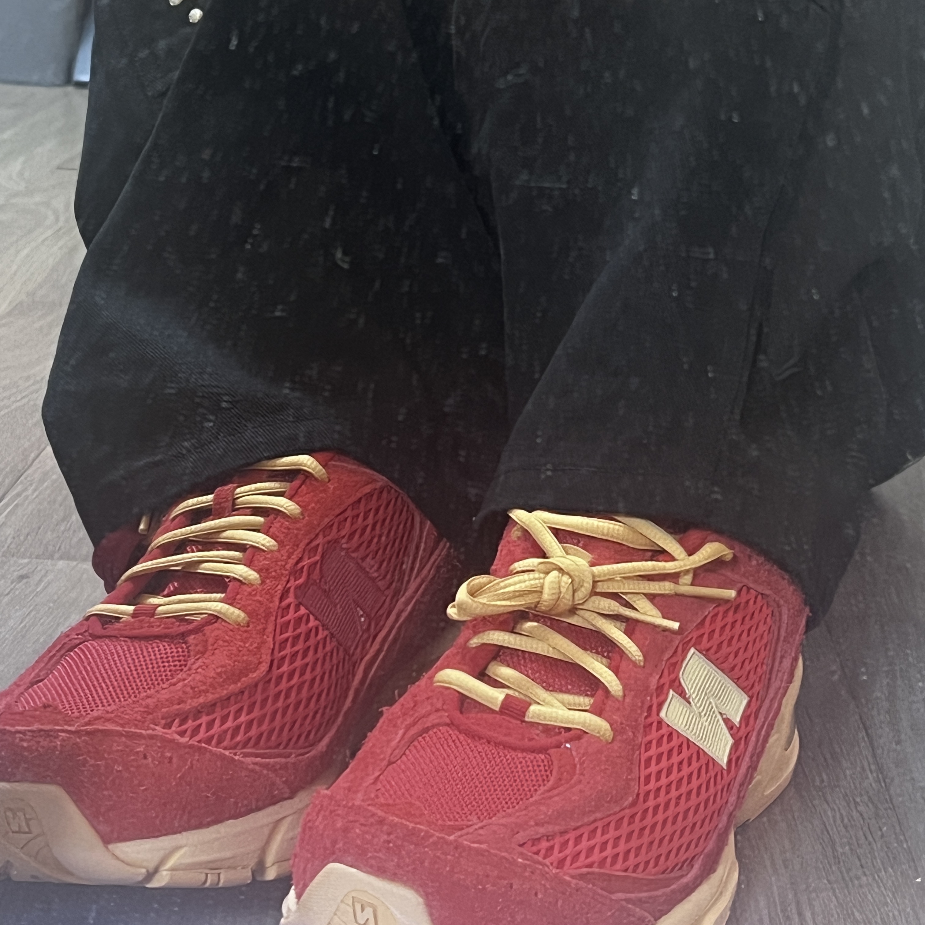 New Balance 509 Deep Red 착용 스타일