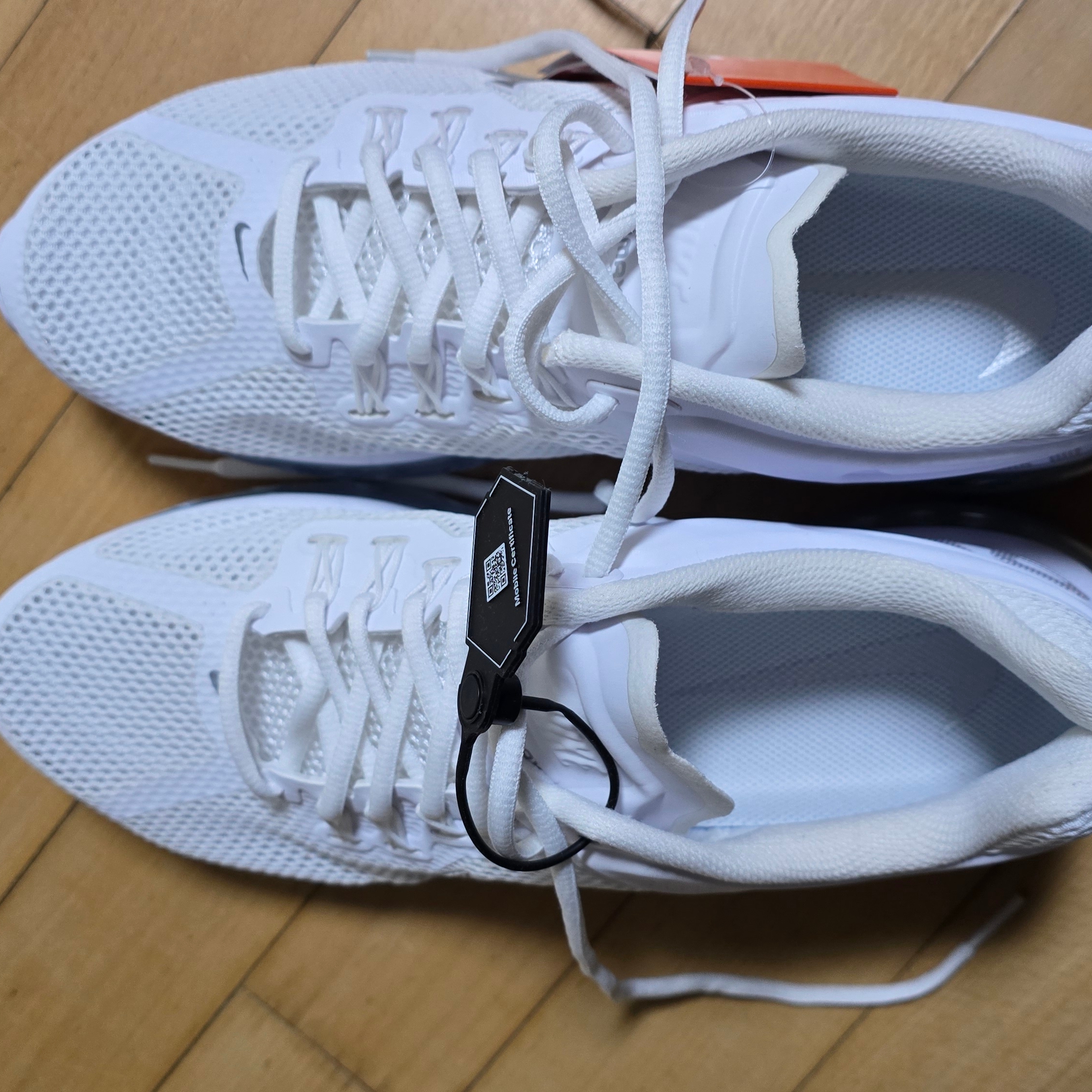 Nike Air Max 2013 White Metallic Silver 착용 스타일 - 5