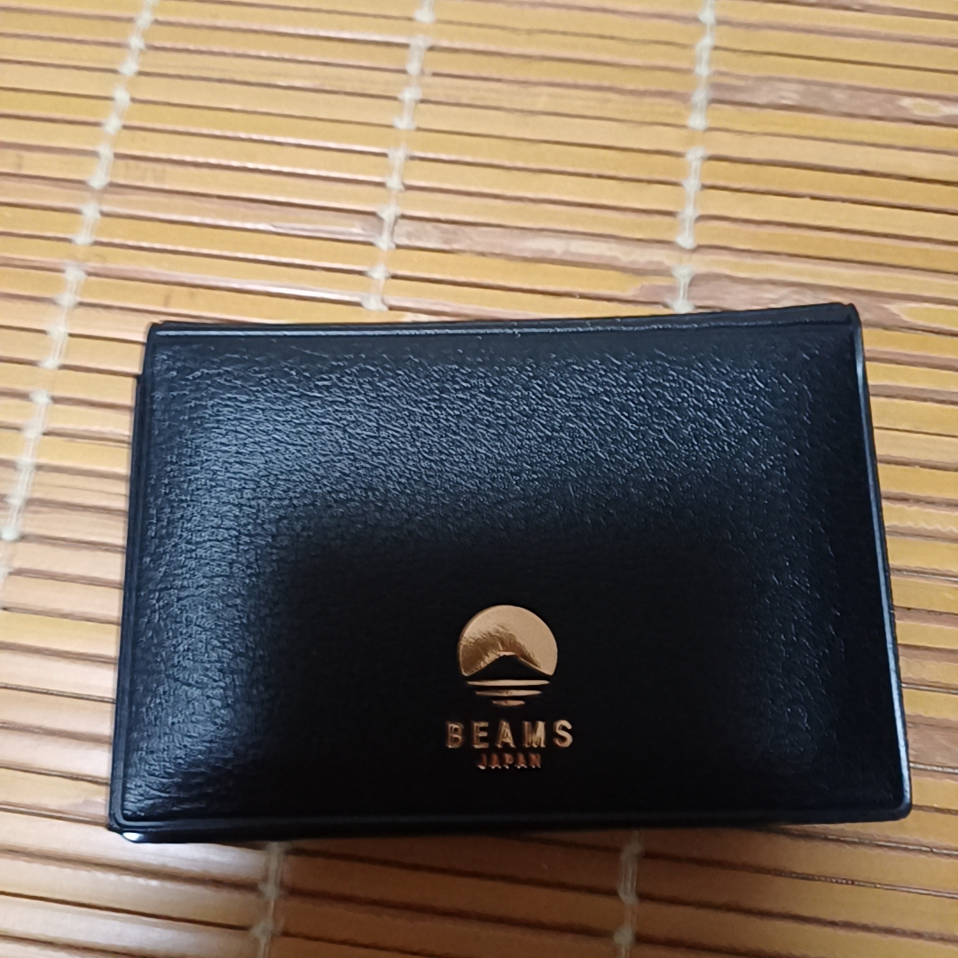 Beams x Hightide Special Order Pass & Card Case Black 착용 스타일 - 2