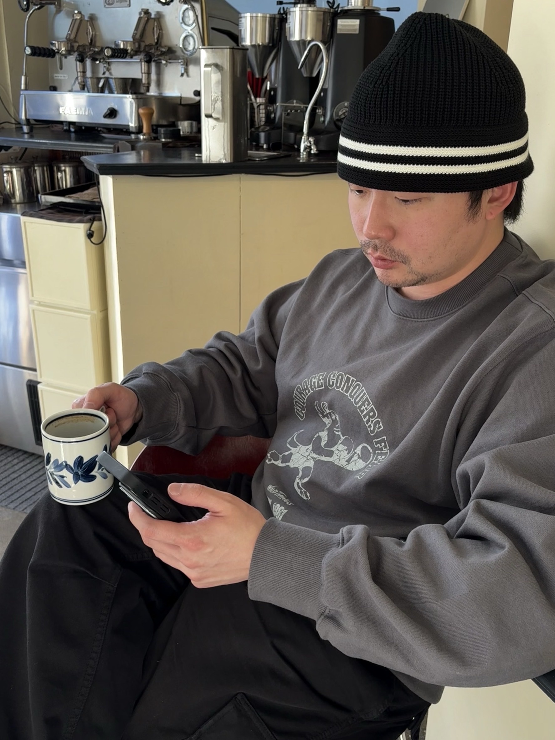 Wildthings Vintage Sweatshirts(WILD DOG) Graphite 착용 스타일 - 8