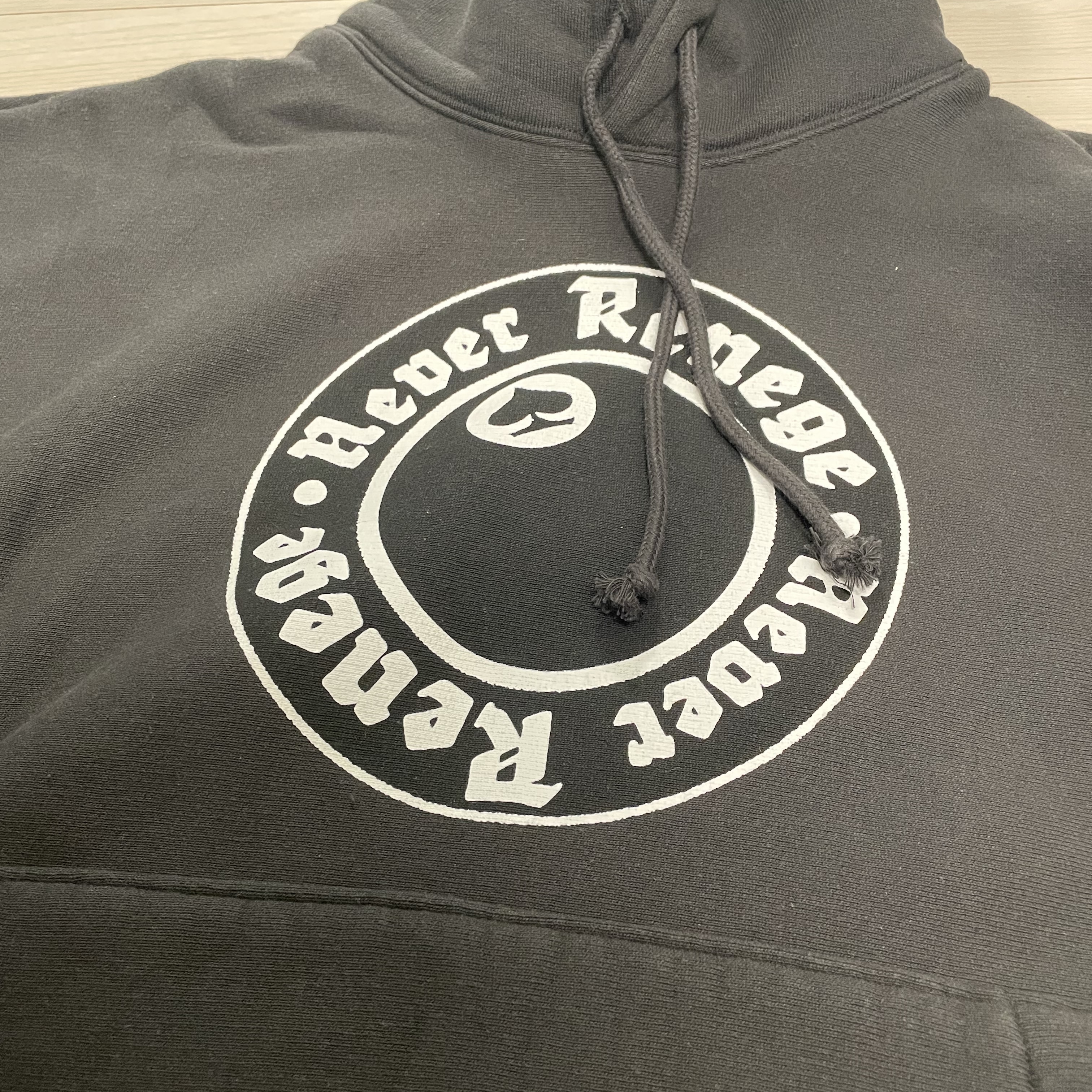 Stussy x Denim Tears Graphic Hoodie Black 착용 스타일 - 4