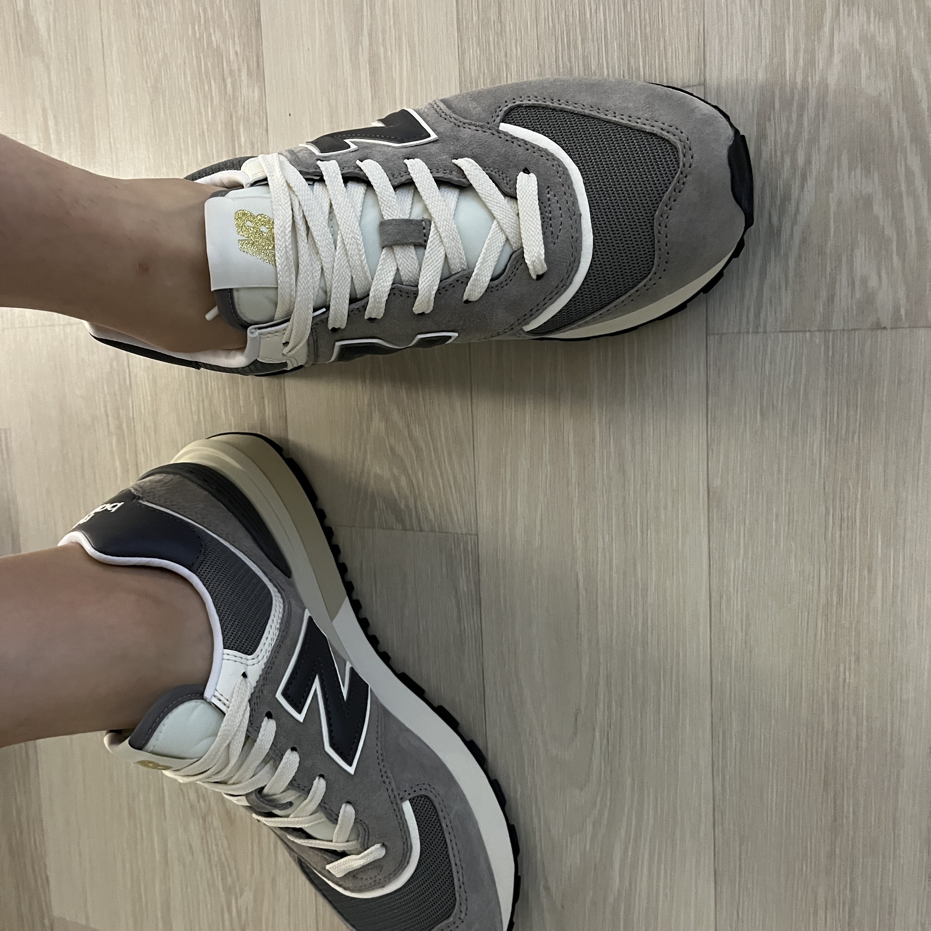 New Balance 574 Legacy Grey 착용 스타일 - 2