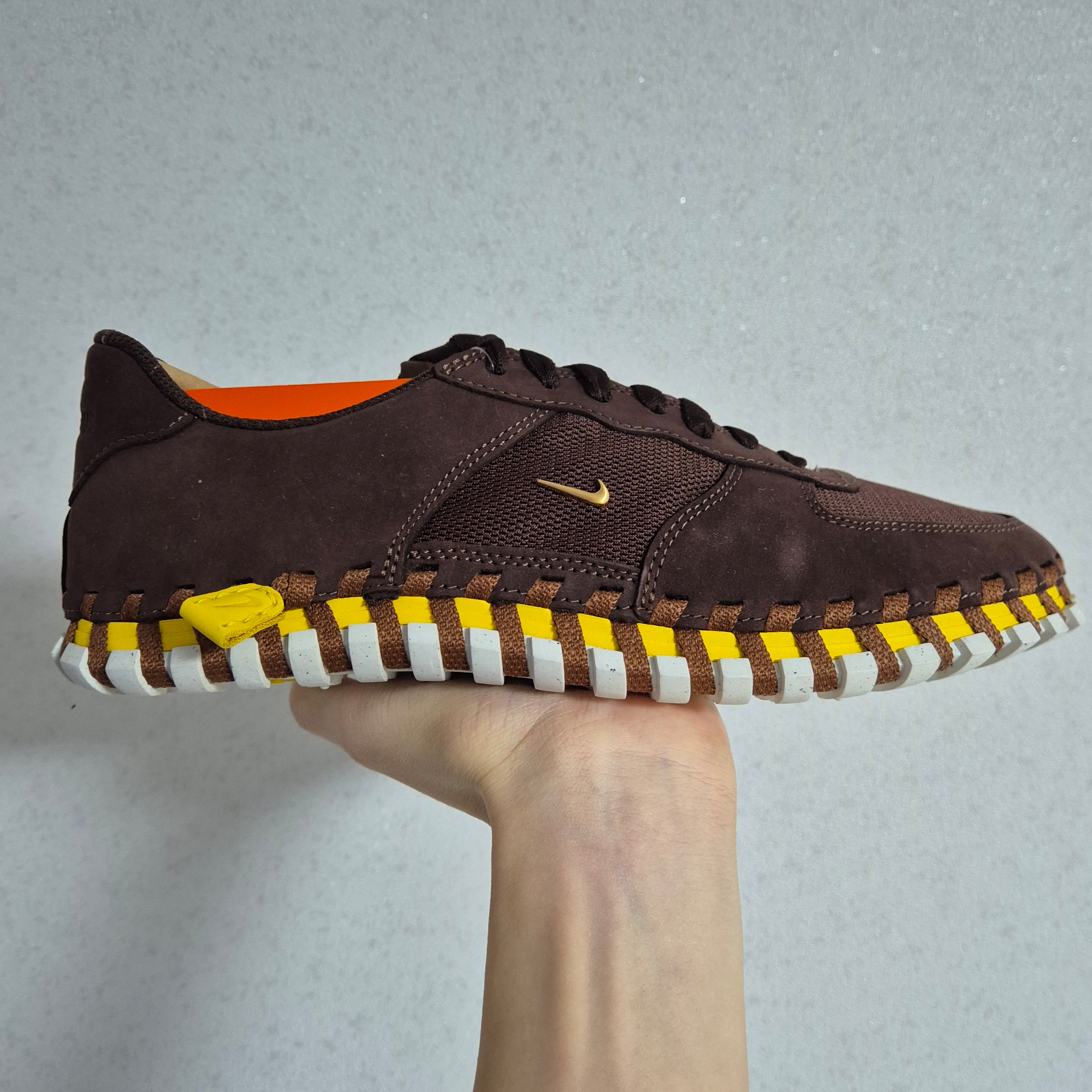 Nike x Jacquemus J Force 1 Low LX SP Earth 착용 스타일 - 1