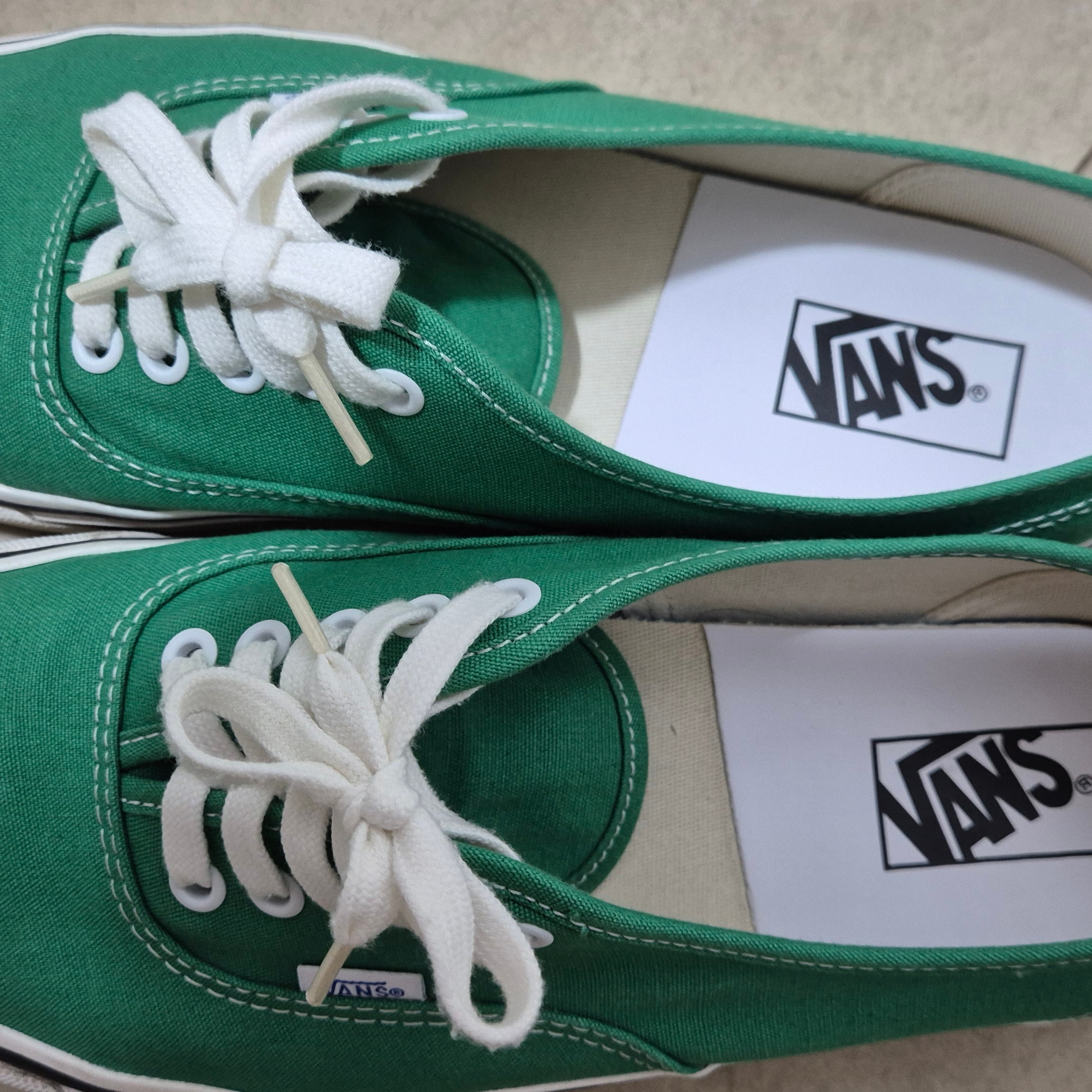 Vans Authentic 44 DX Anaheim Factory Emerald Green 착용 스타일