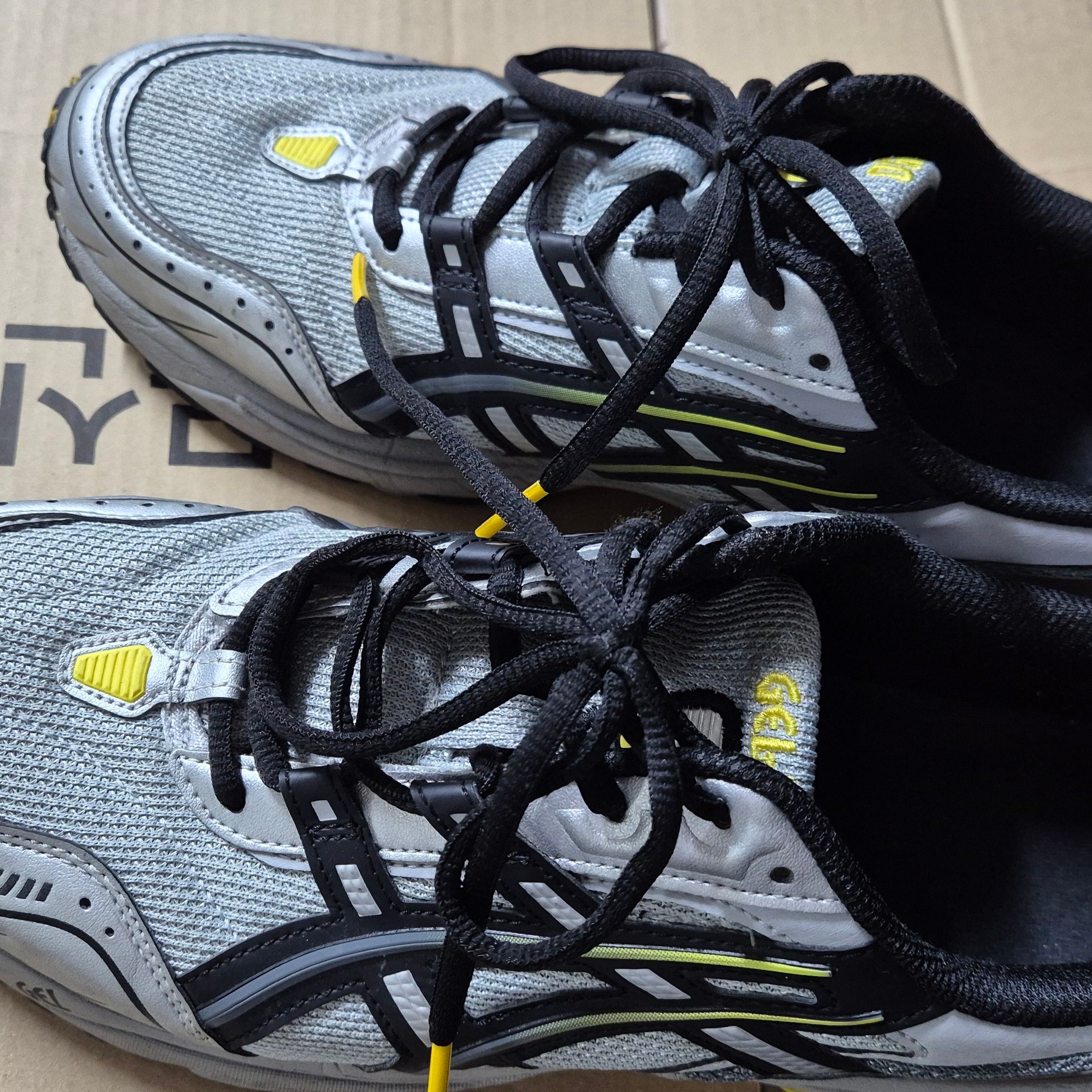 Asics Gel-1090 Mid Grey Black 착용 스타일